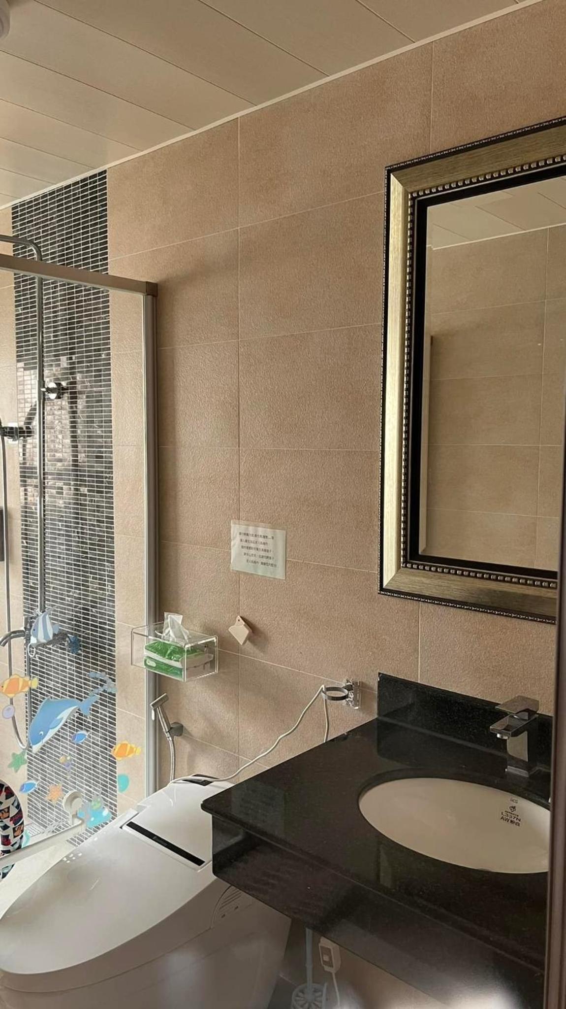 Deluxe Family Suite photo 2