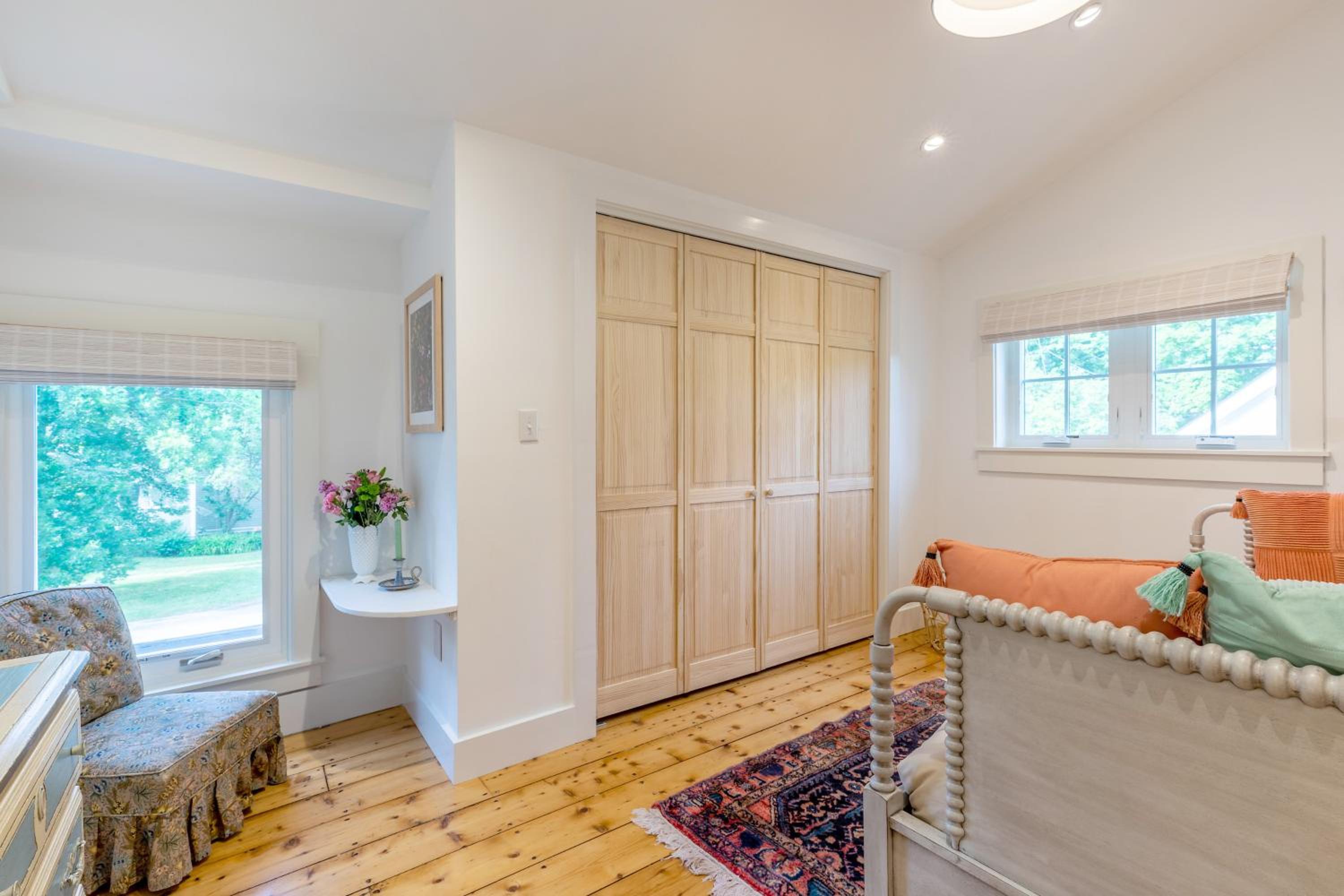 Five-Bedroom House photo 2