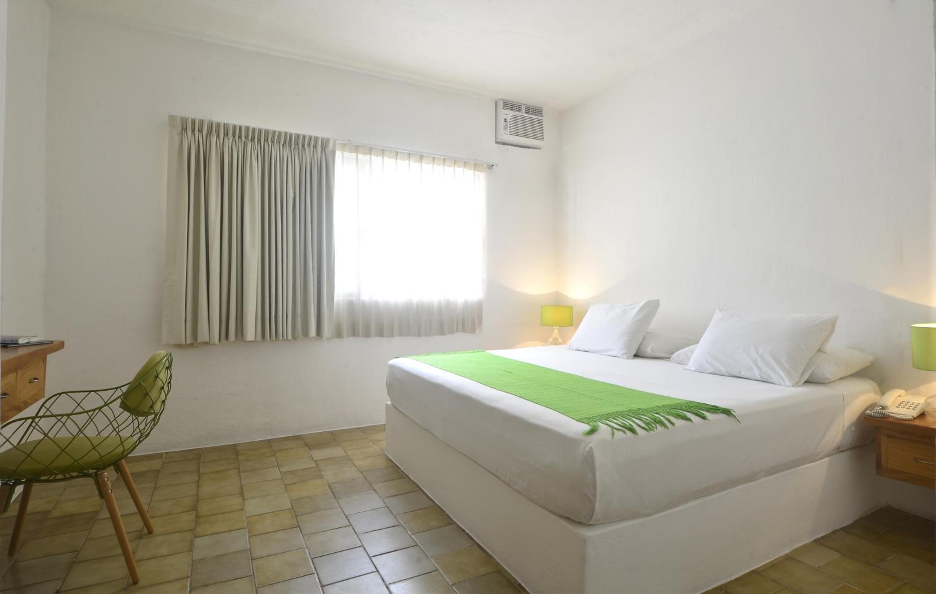 Standard Double Room - Photo 2