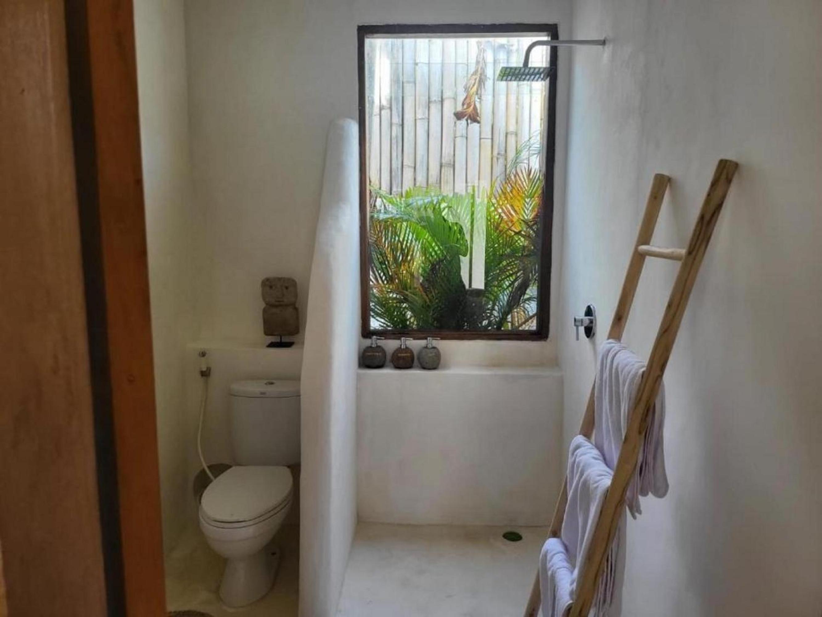 Double Room With Pool View photo 2