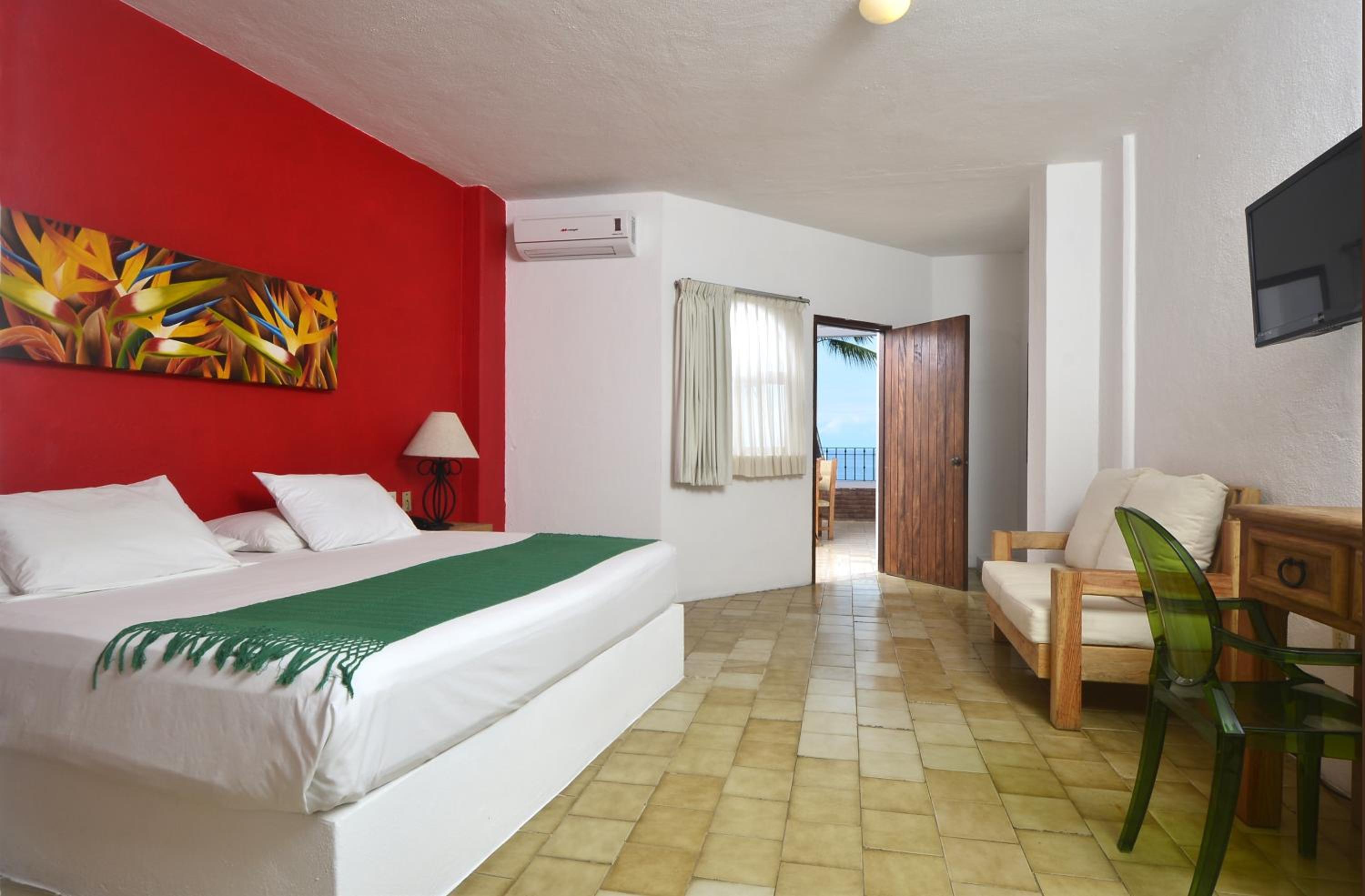 Standard Suite - Photo 2