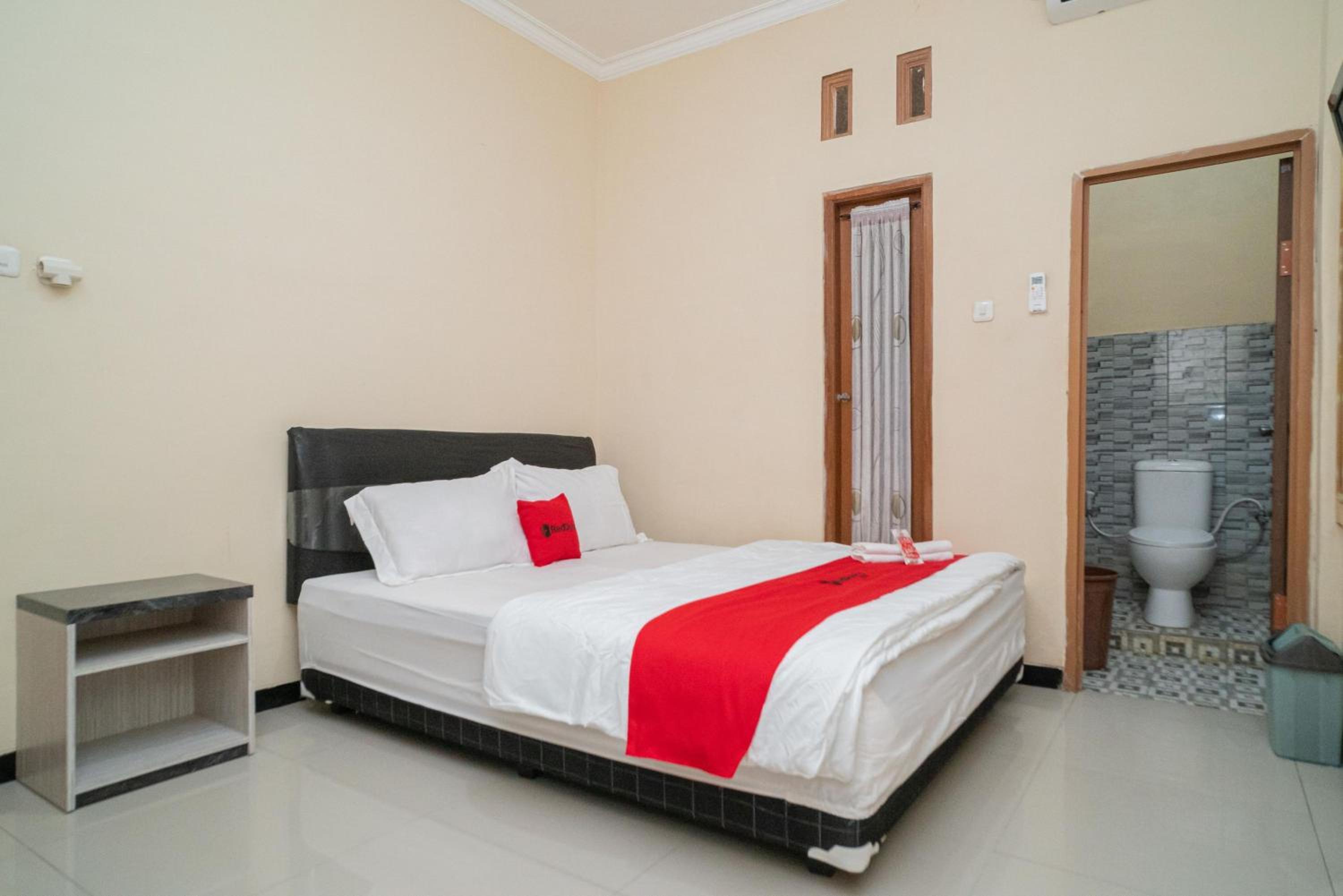 Deluxe Room - Photo 2