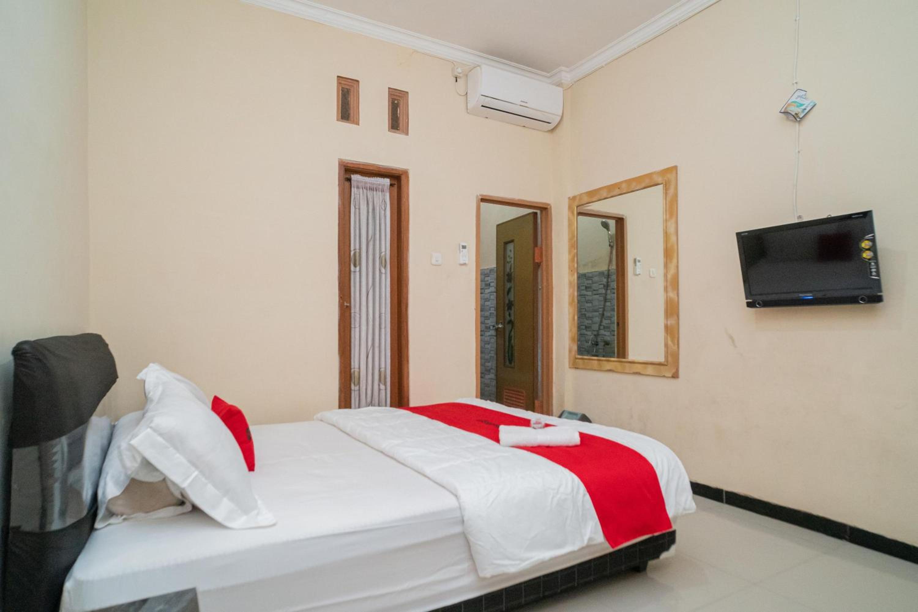 Deluxe Room - Photo 4