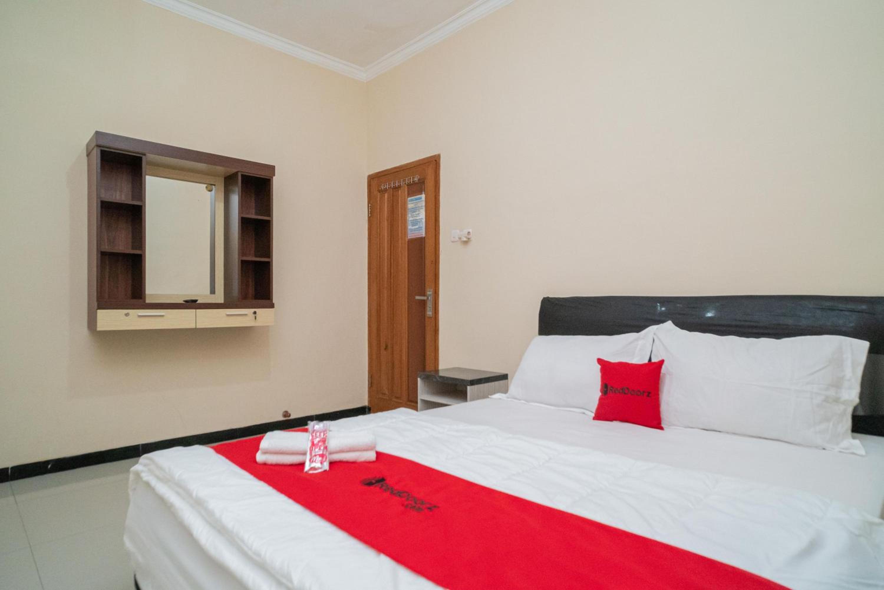Deluxe Room - Photo 3