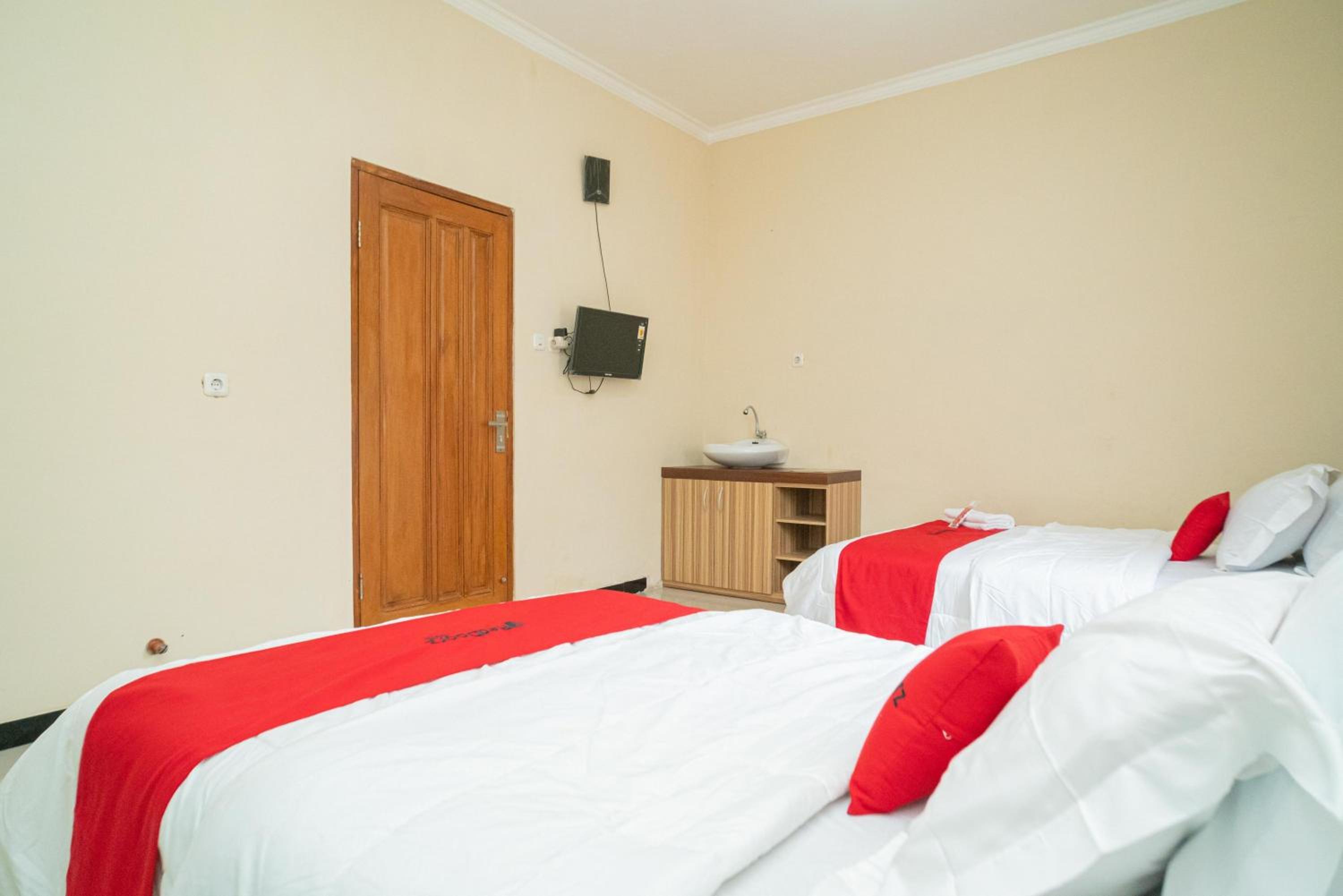 Deluxe Twin Room - Photo 4