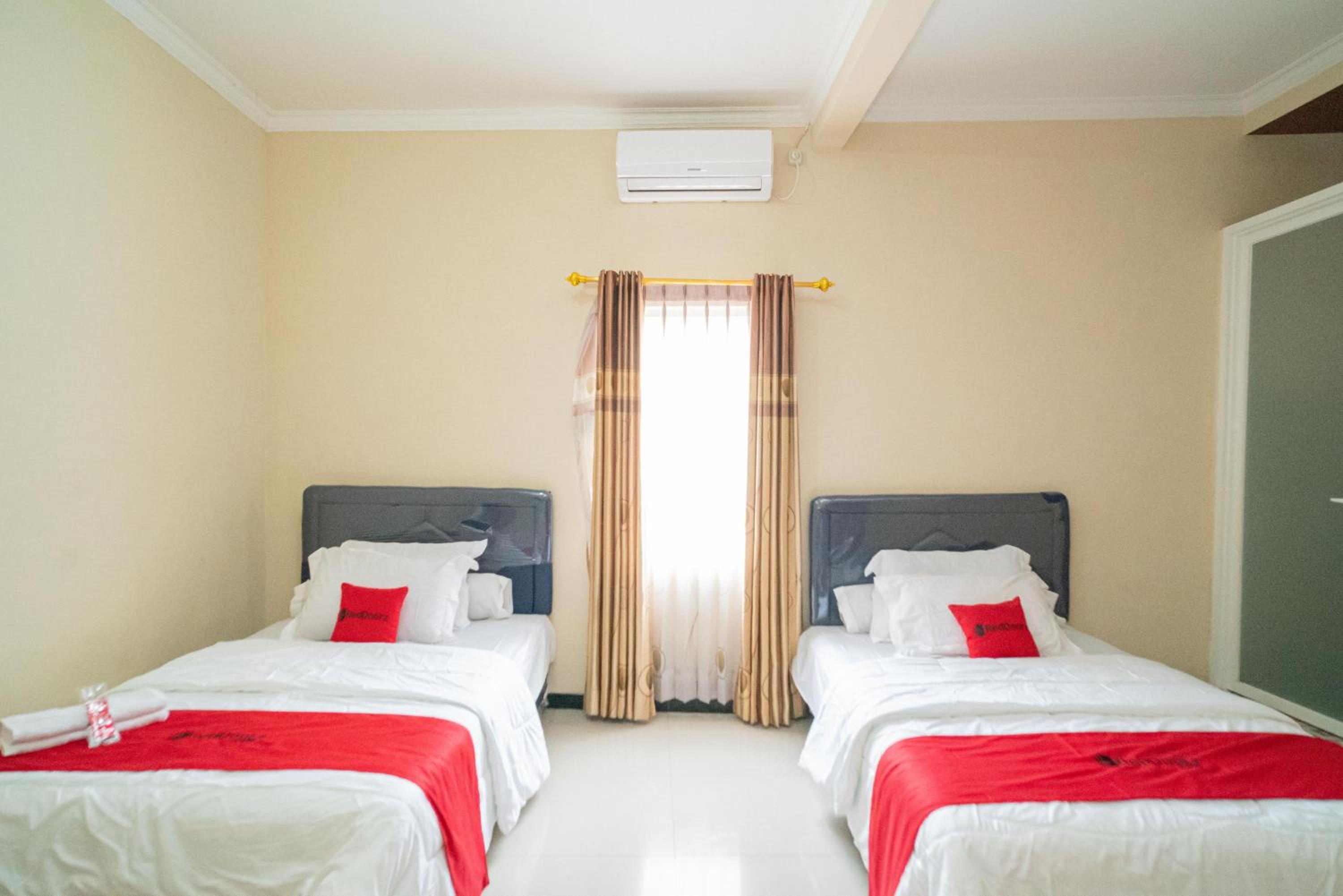 Deluxe Twin Room - Photo 1
