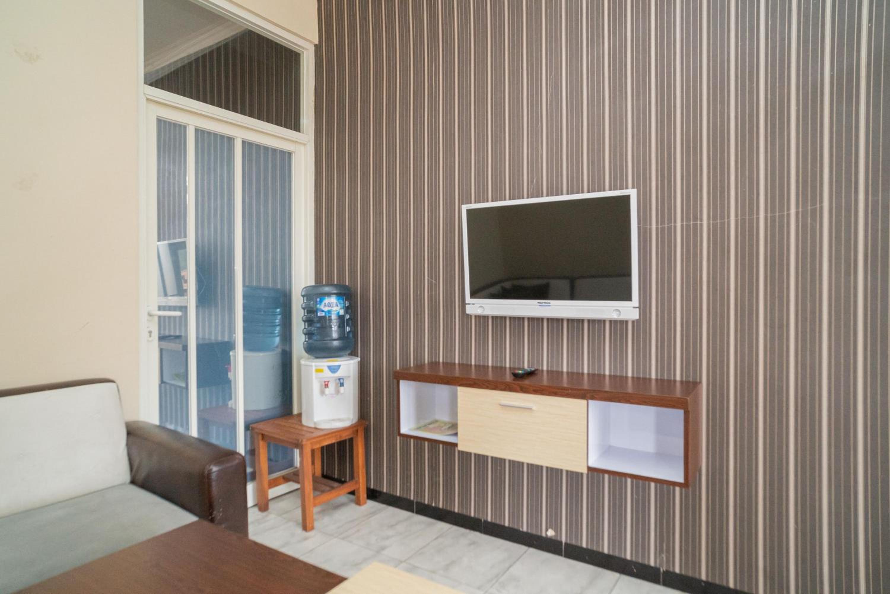 Suite - Photo 15