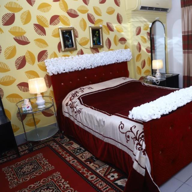 Deluxe King Suite