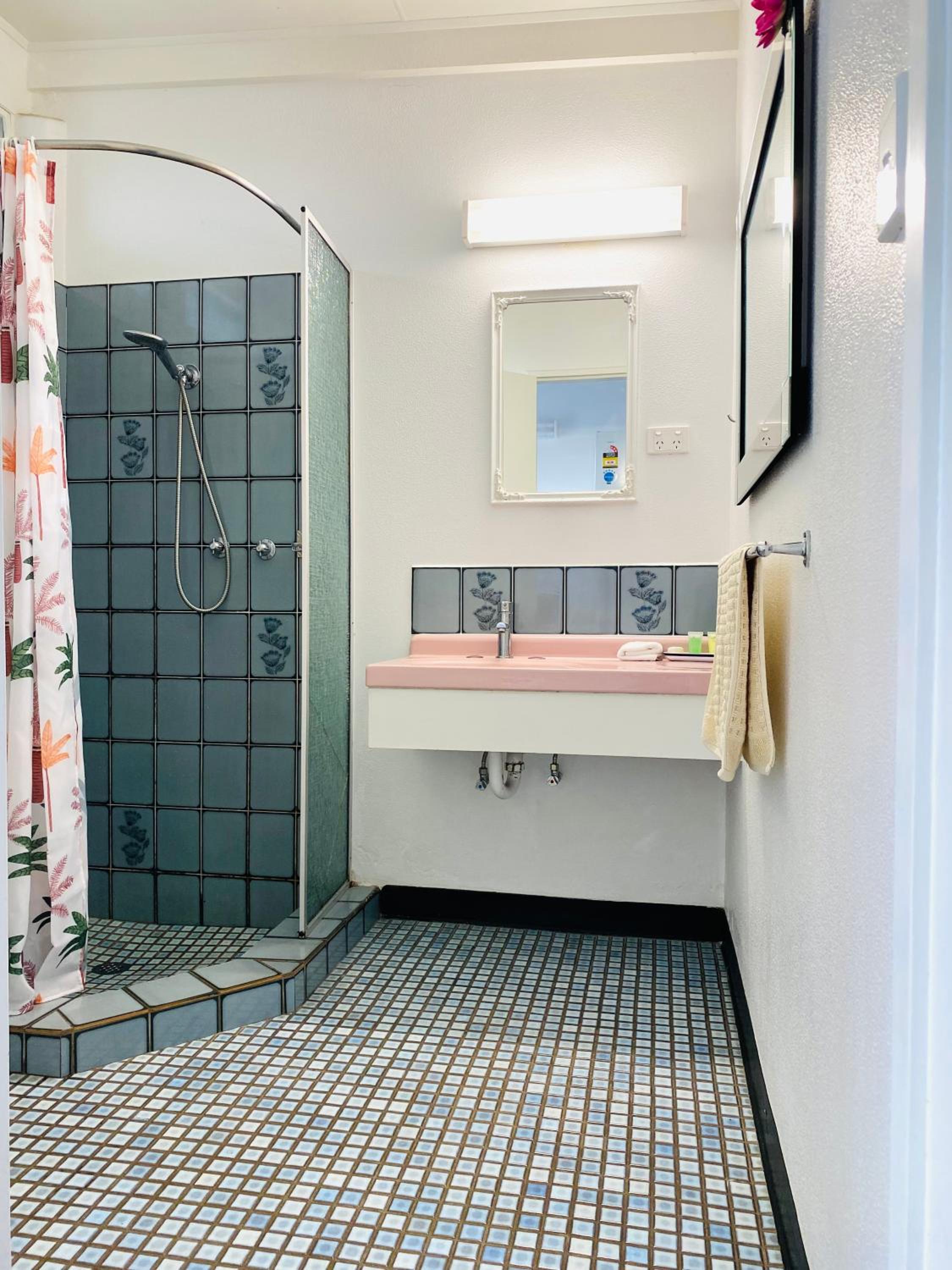 Double Room - Photo 11