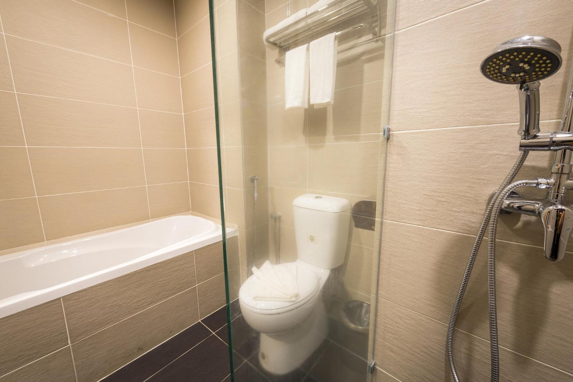 Executive Suite - Photo 5