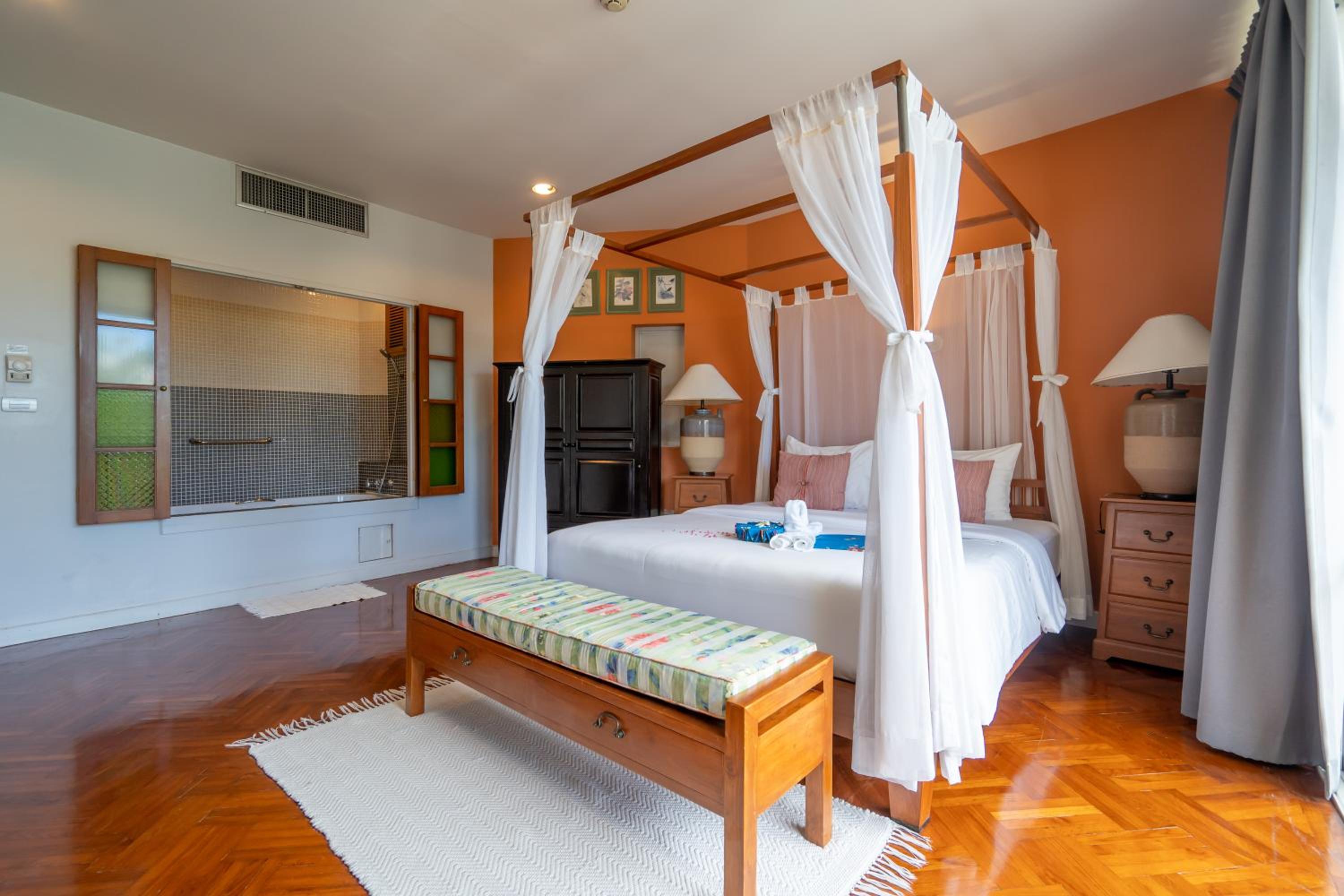 Charm Suite - Photo 1