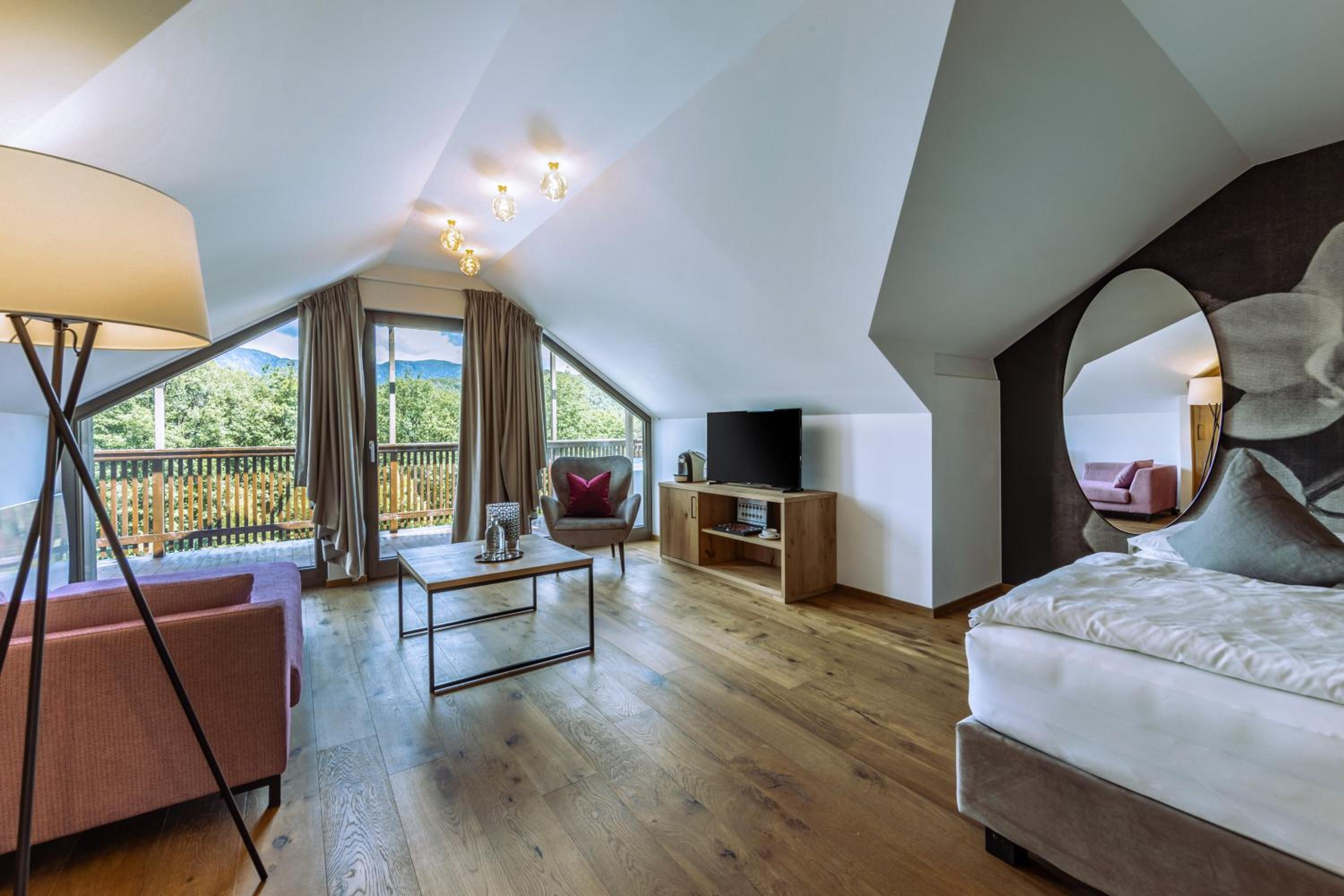 Deluxe Suite with Spa Bath