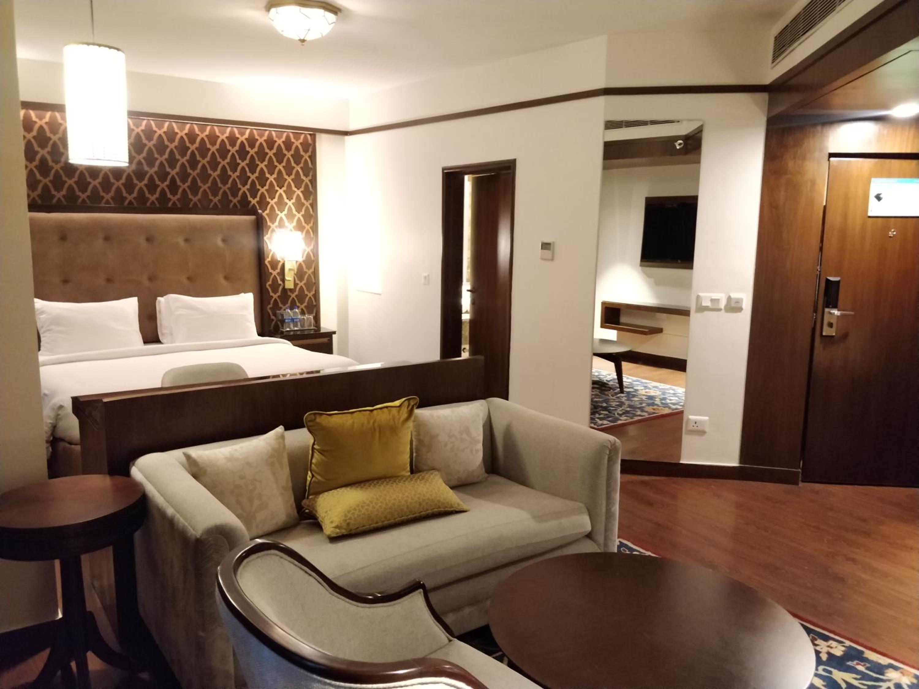Junior Suite - Photo 13