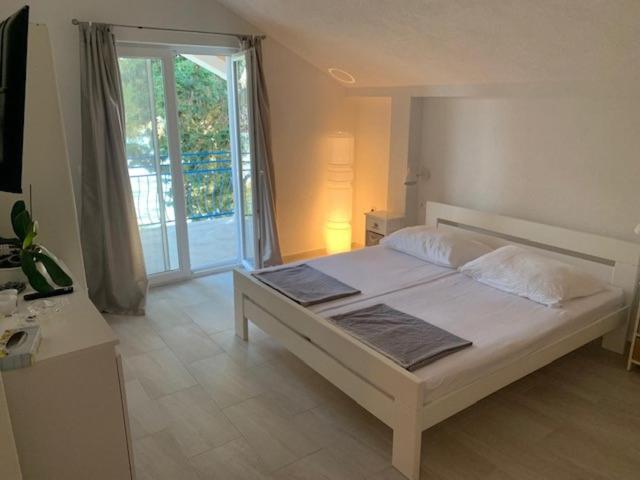 Apartment with Sea View photo 1