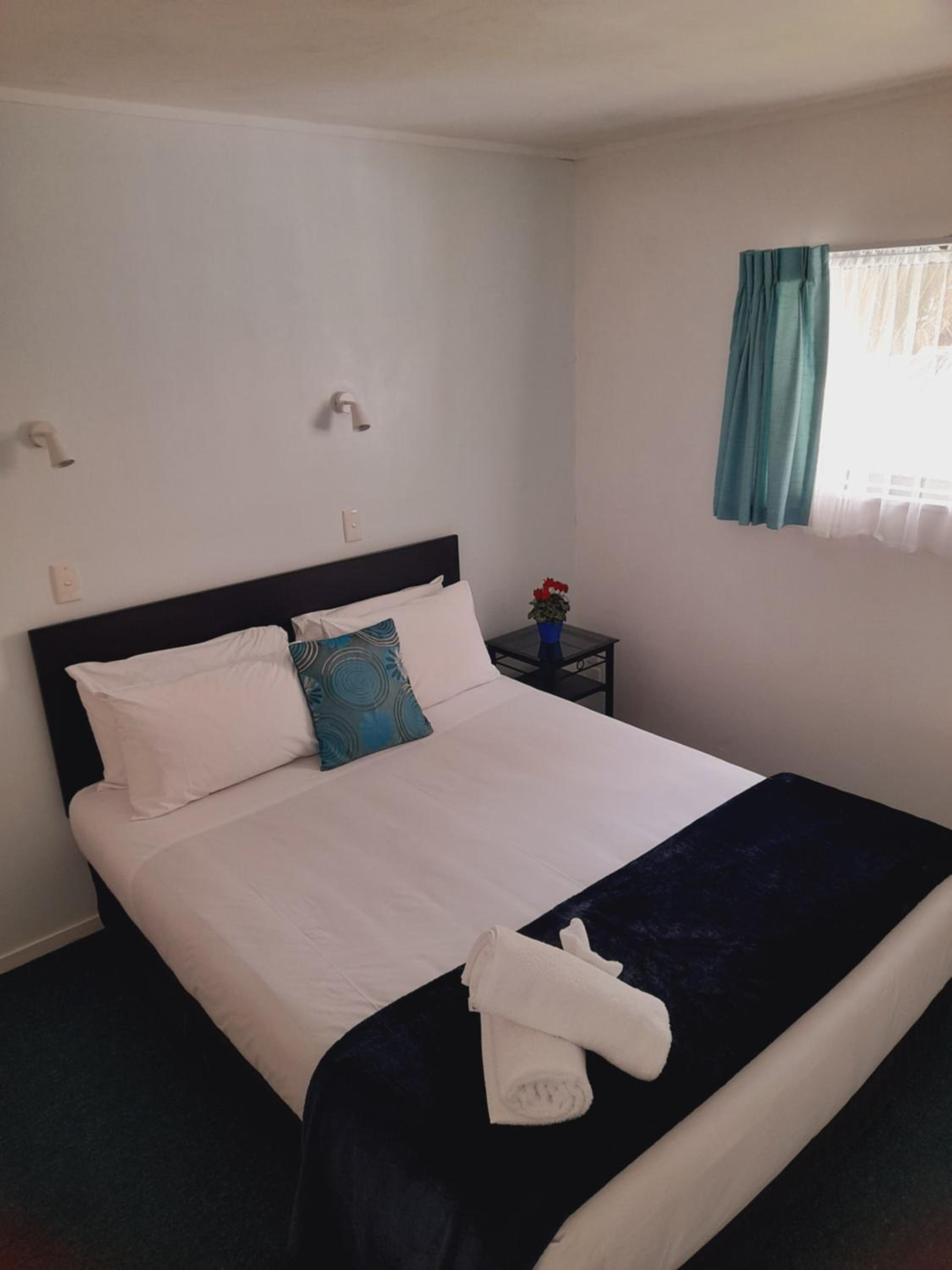 Two-Bedroom Apartment - Photo 12