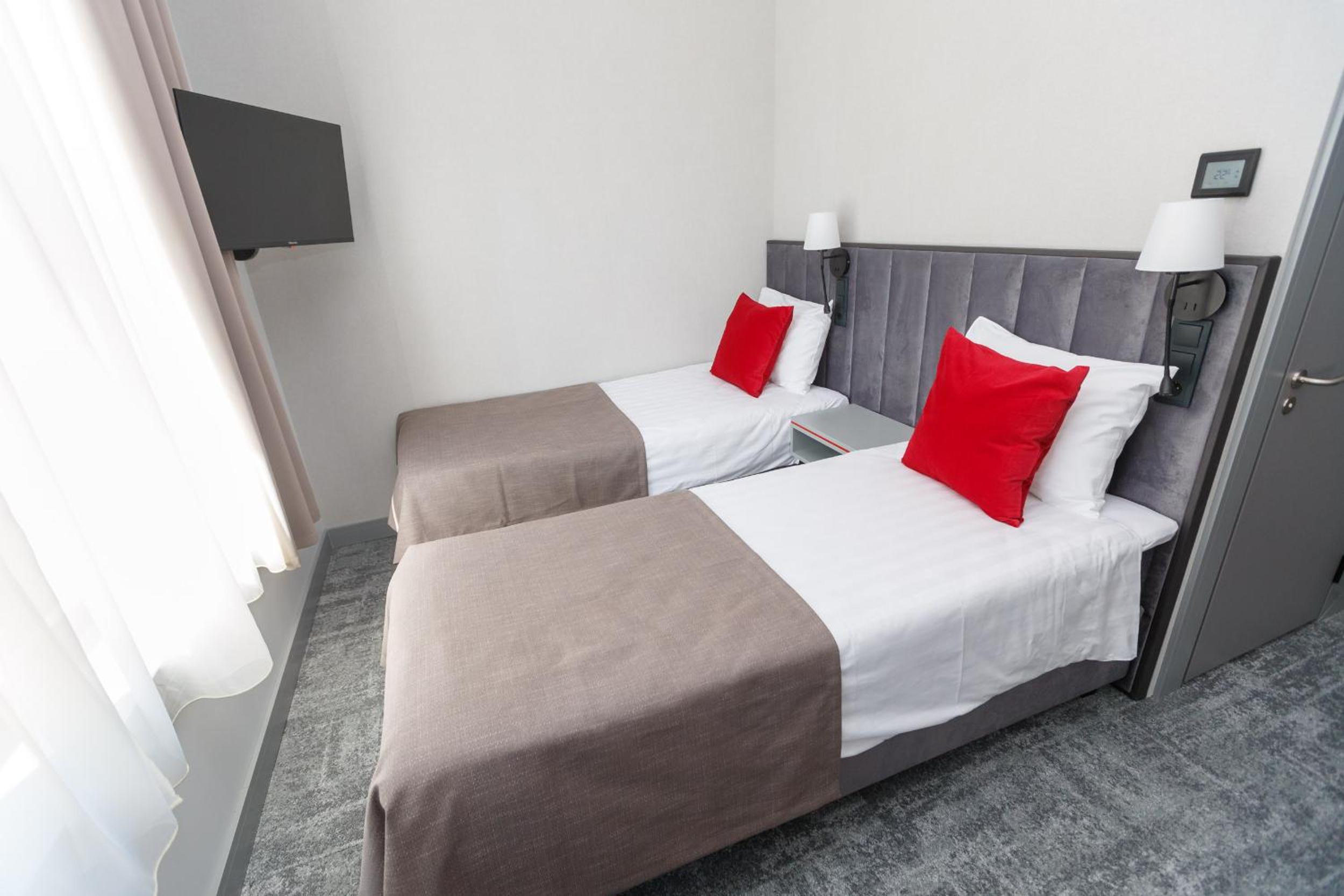 Double or Twin Room - Photo 2