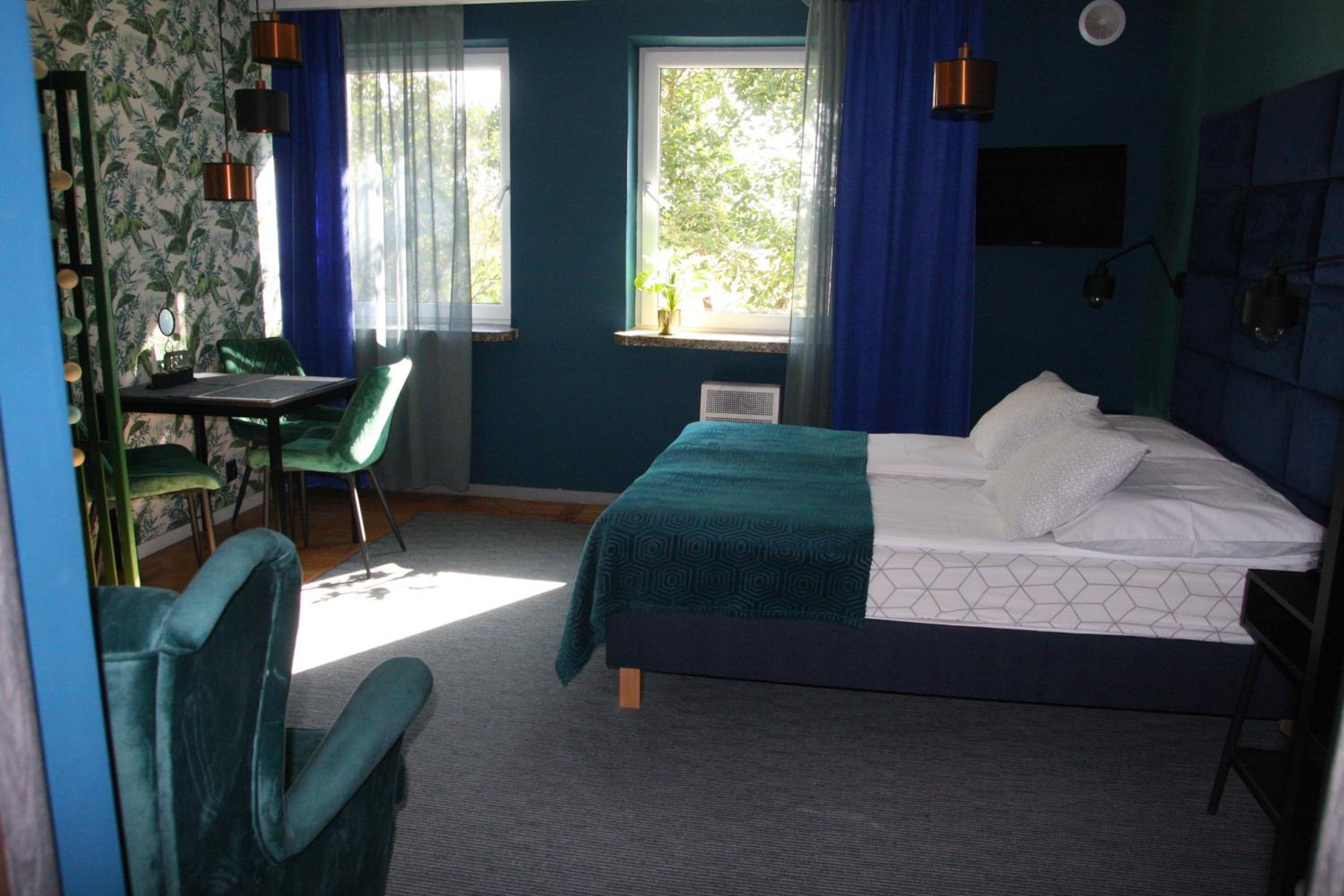 Two-Bedroom Apartment - Photo 7