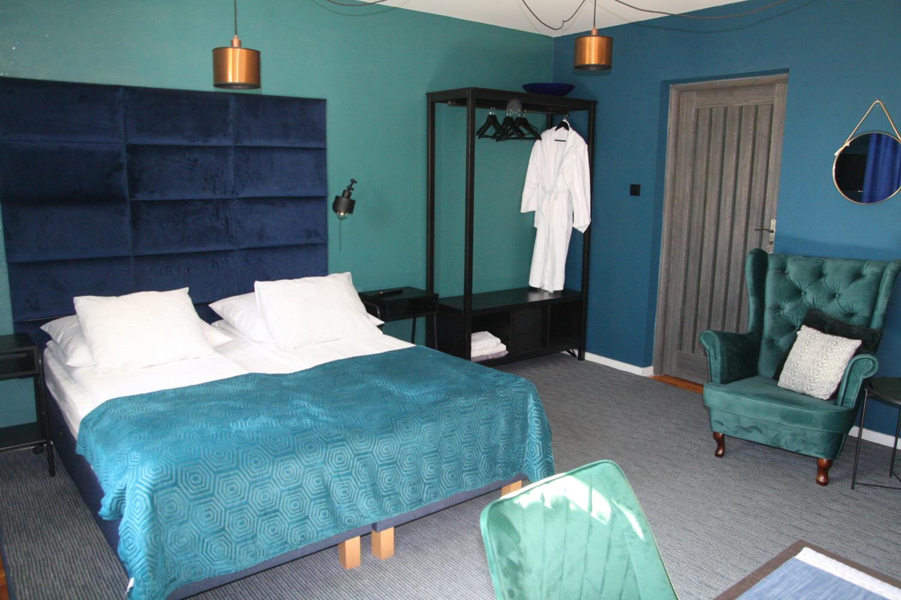 Two-Bedroom Apartment - Photo 9