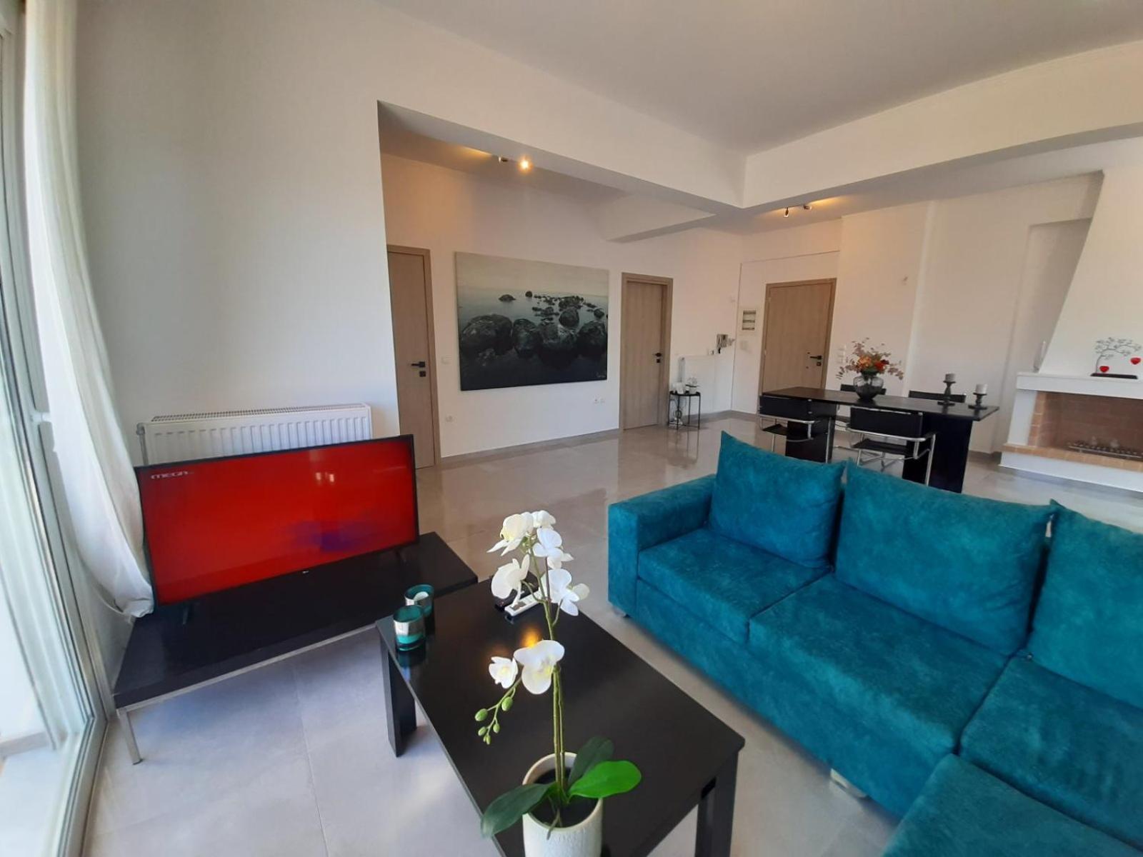 Three-Bedroom Apartment photo 1