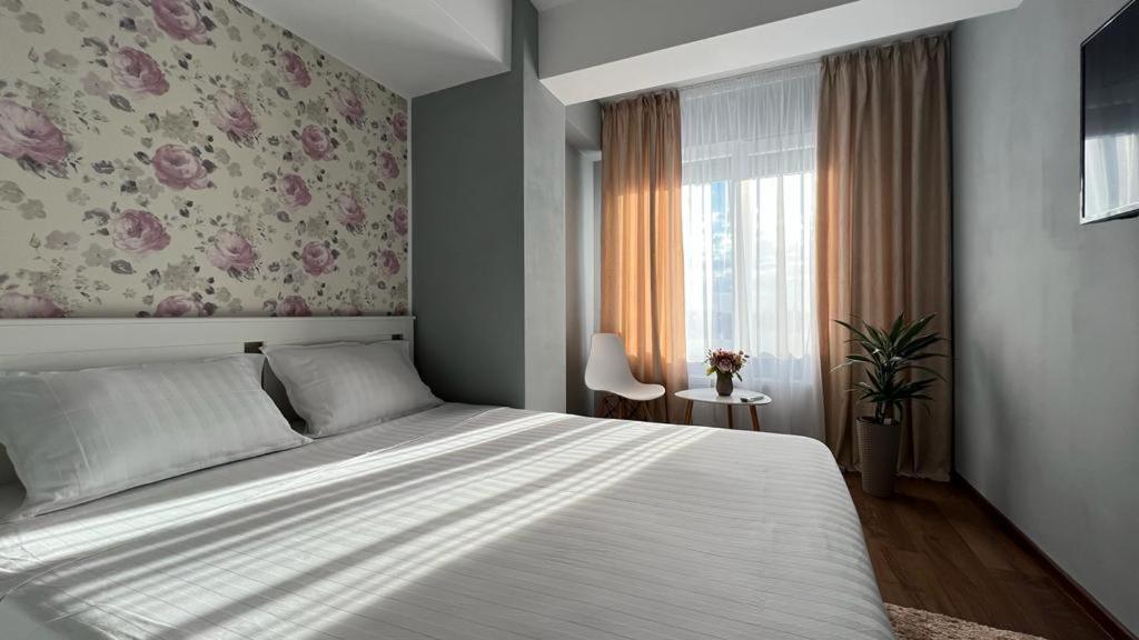 One-Bedroom Apartment - Photo 11