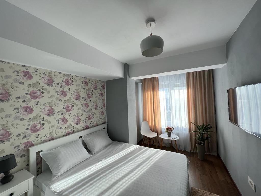 One-Bedroom Apartment - Photo 12