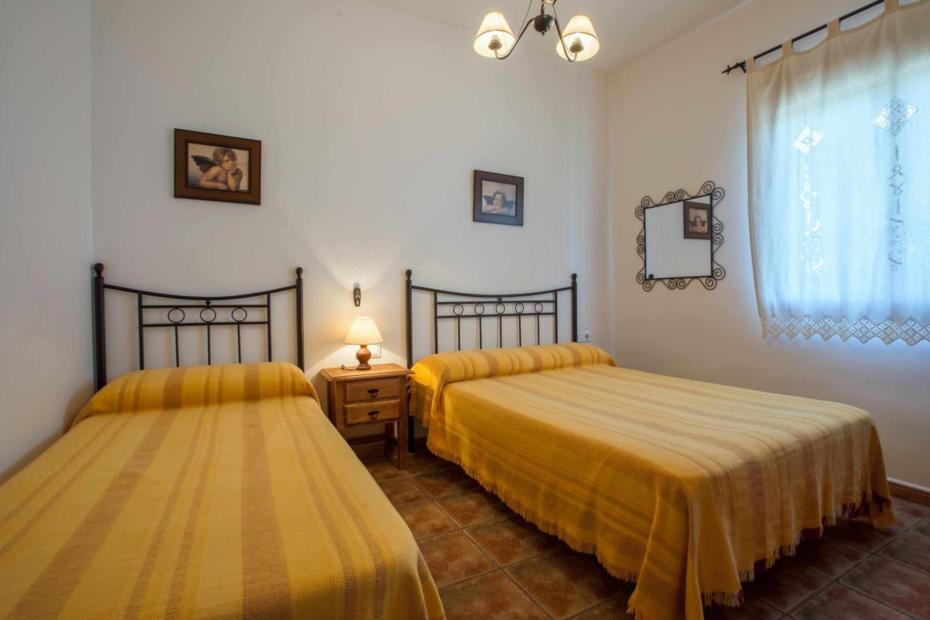 Casa adosada de tres habitaciones