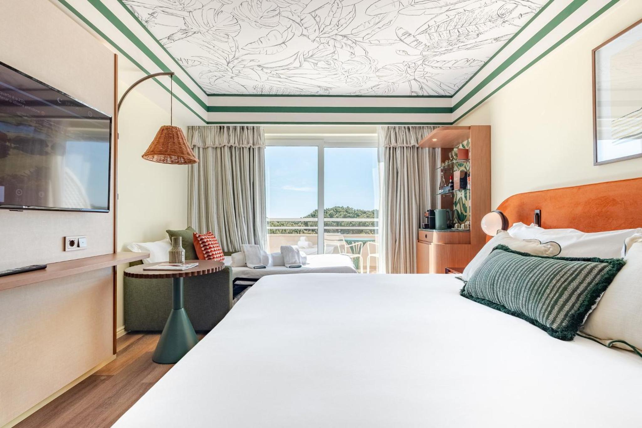Essential King Room with Single Sofa Bed