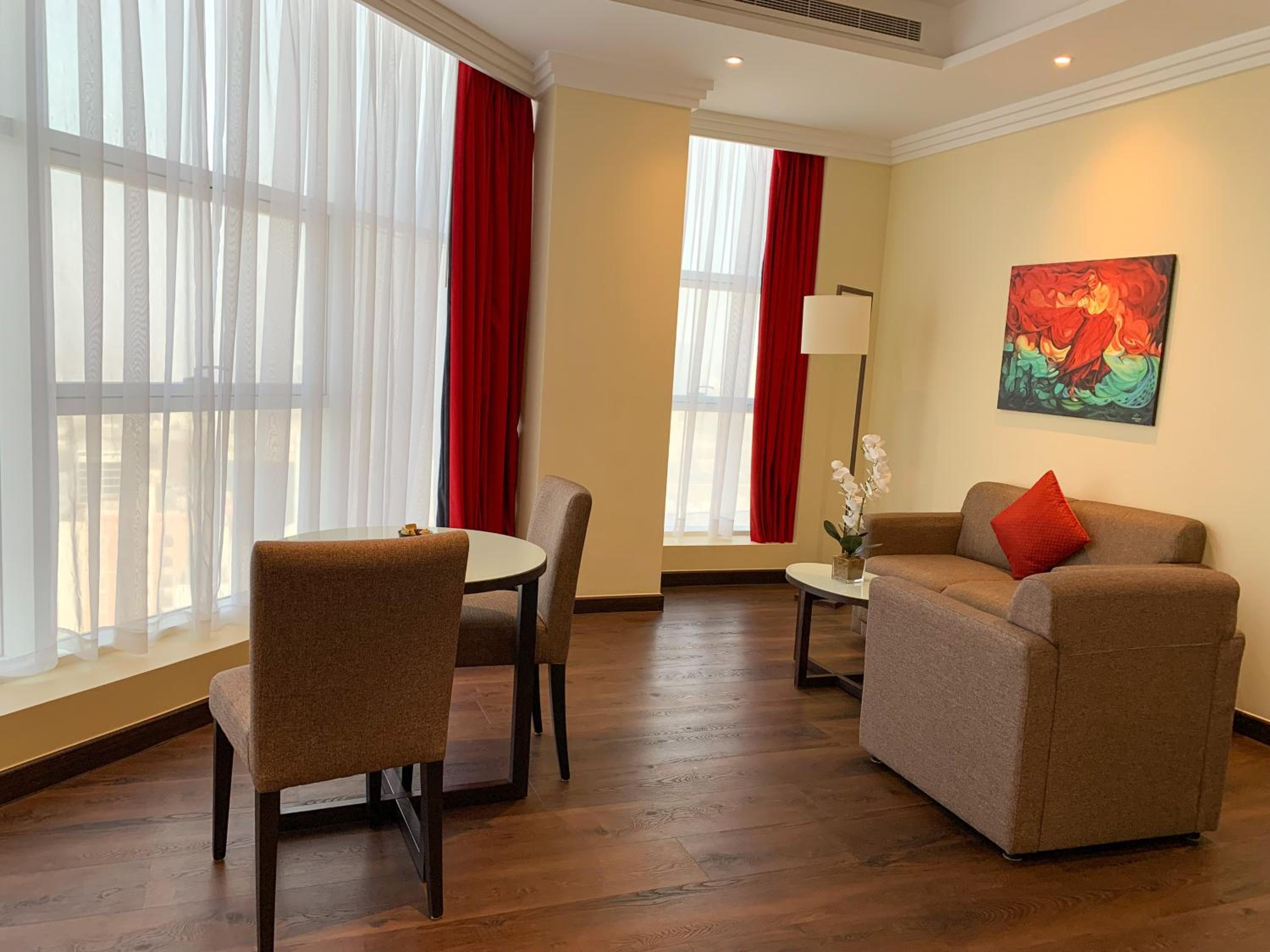 Deluxe Suite photo 3