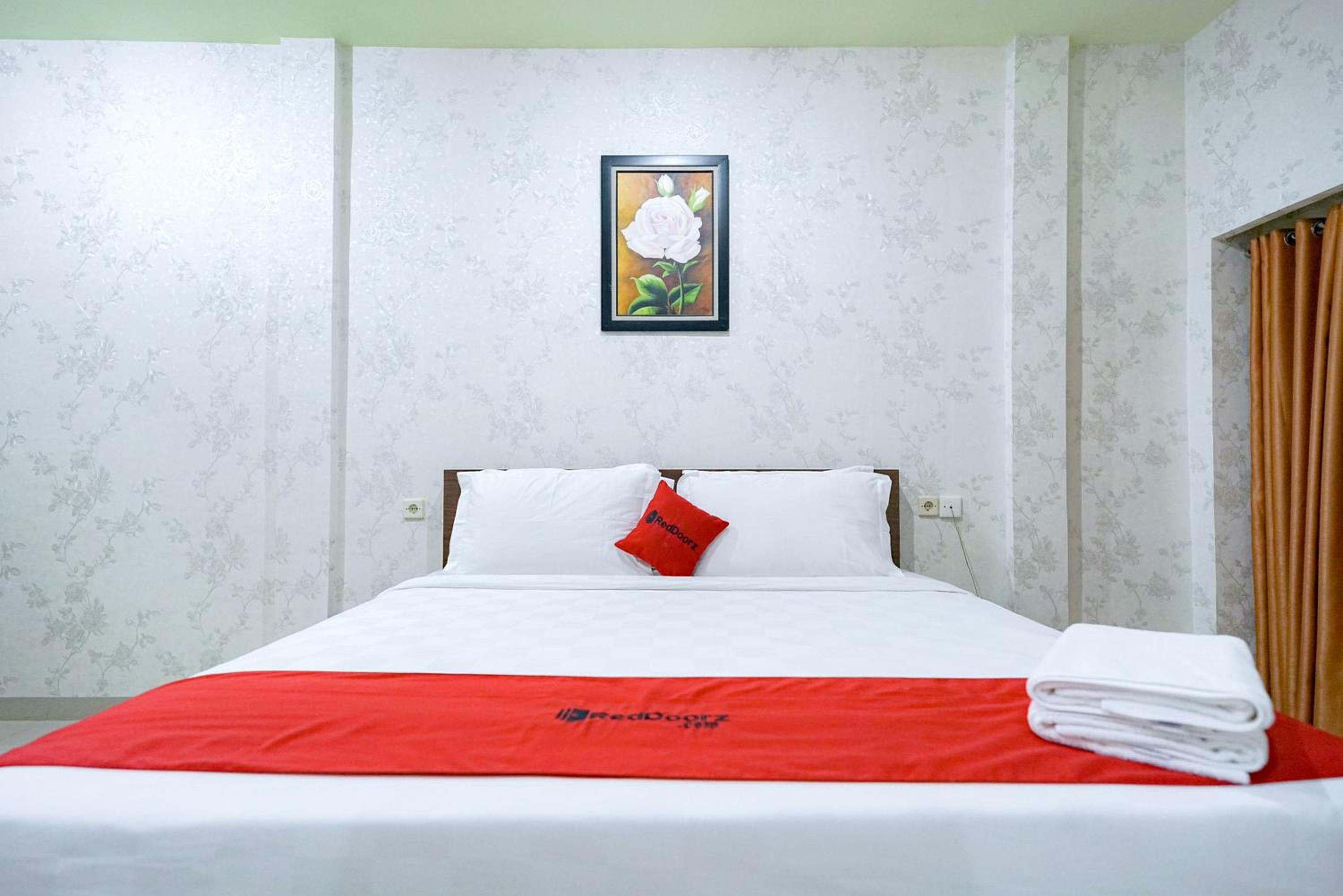 Deluxe Room - Photo 1