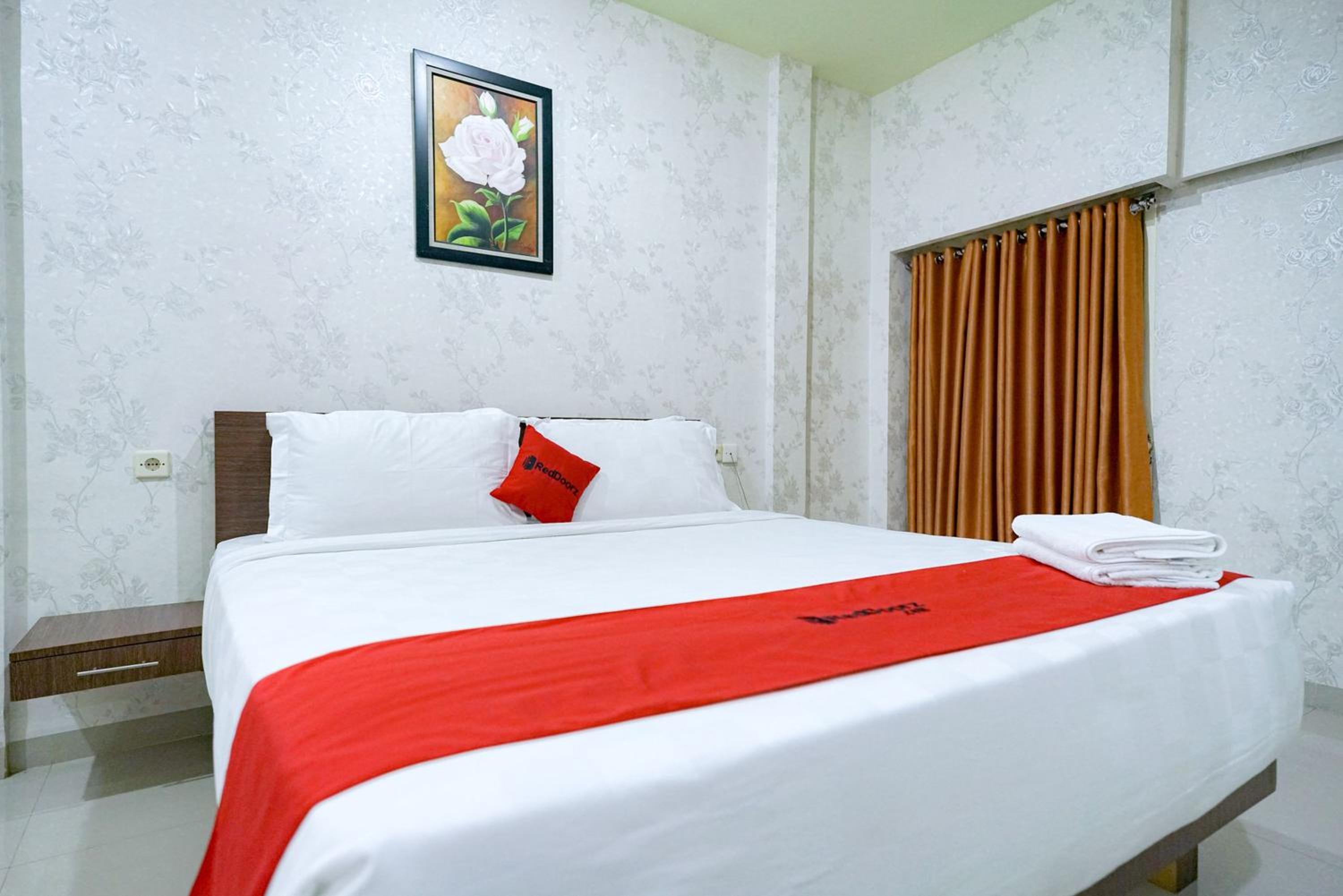 Deluxe Room - Photo 9