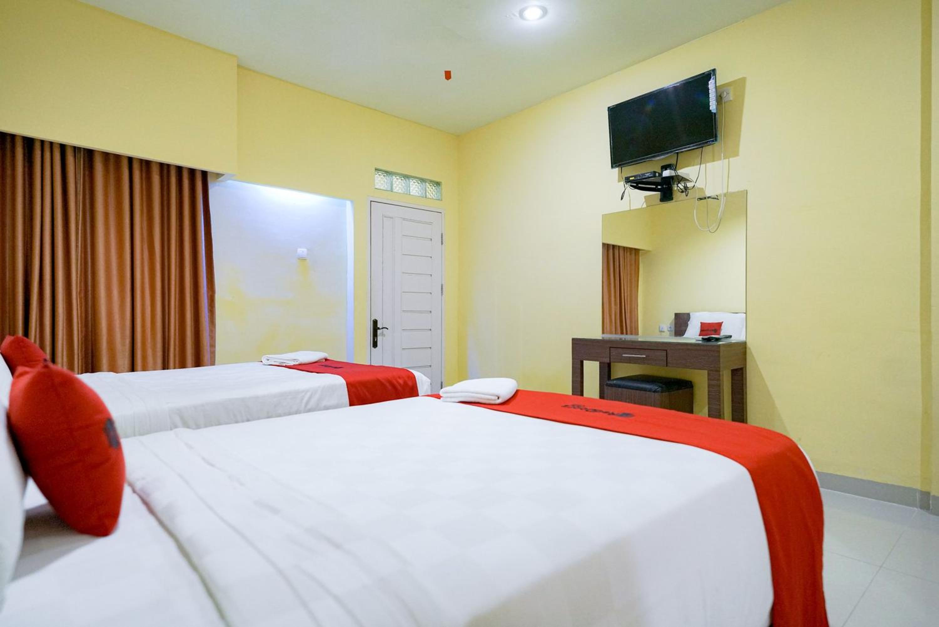 Deluxe Twin Room - Photo 2