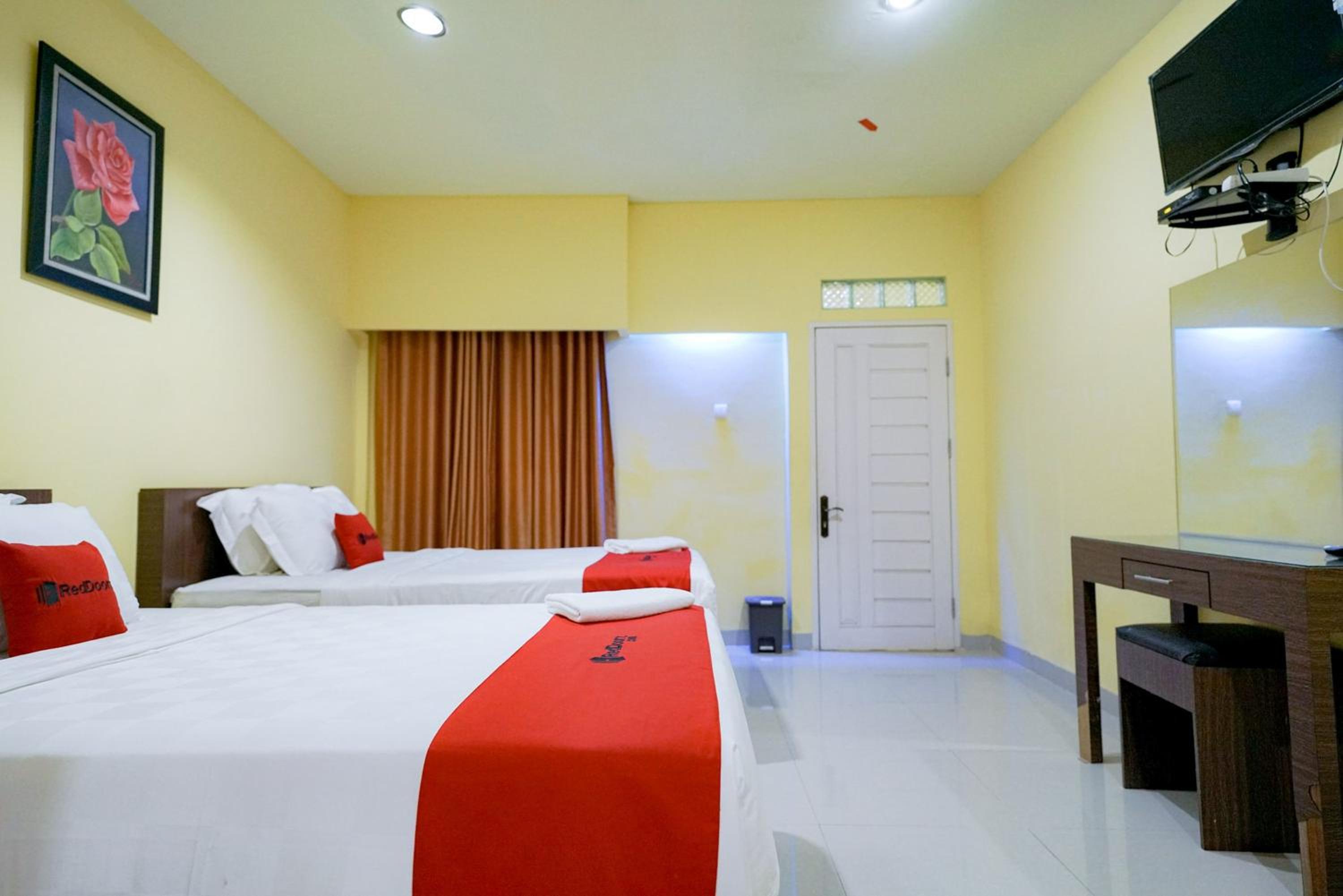 Deluxe Twin Room - Photo 9