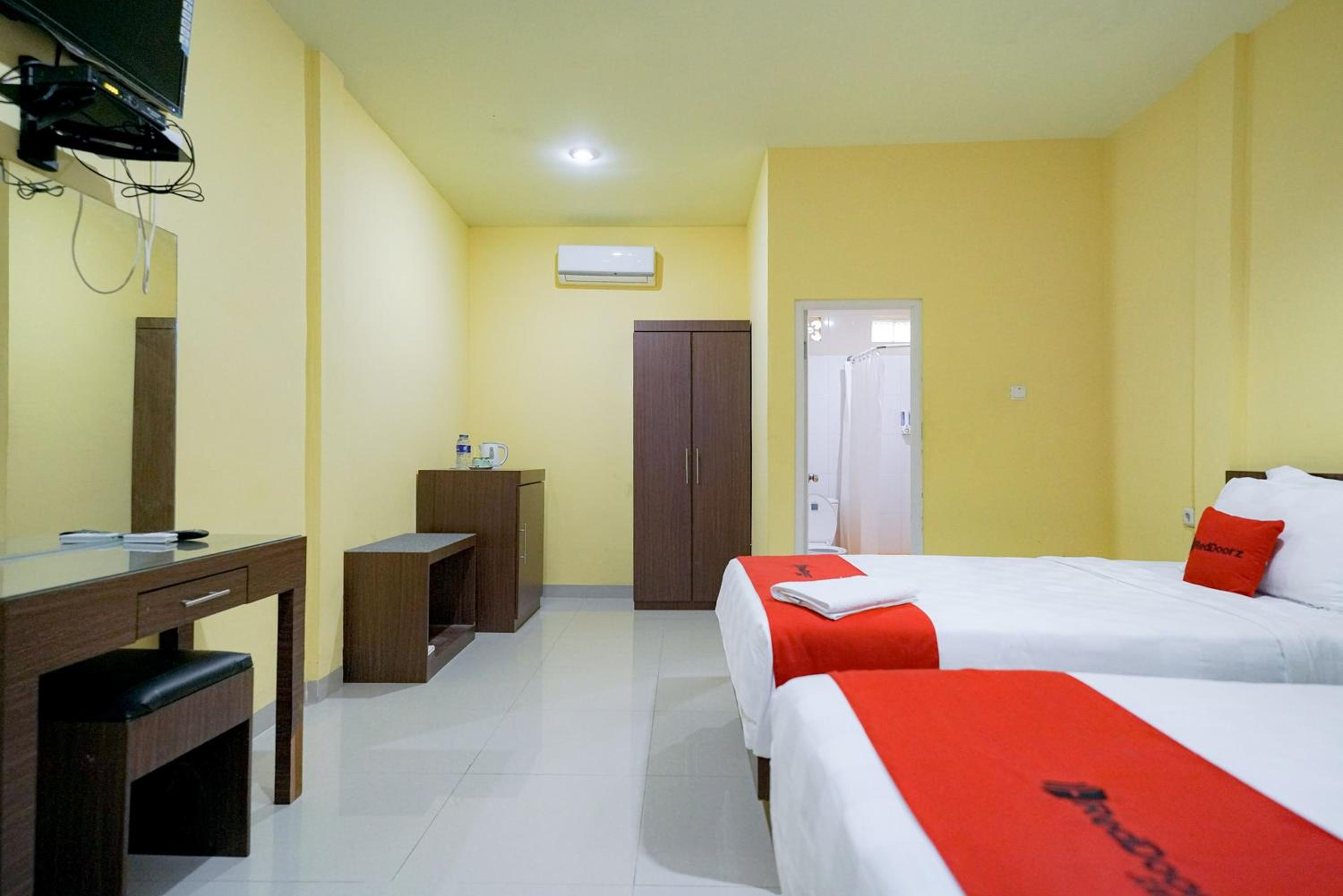 Deluxe Twin Room - Photo 8