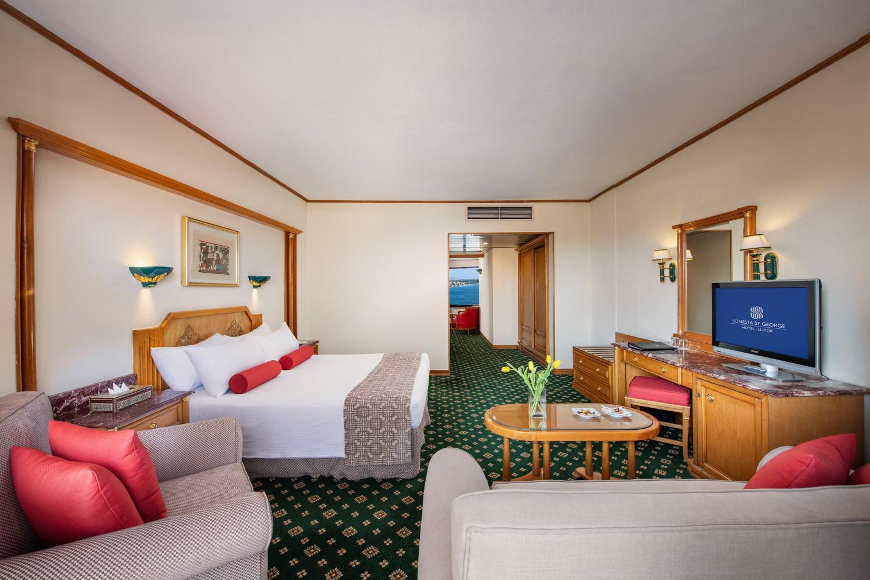 Junior Suite City / Side Nile View