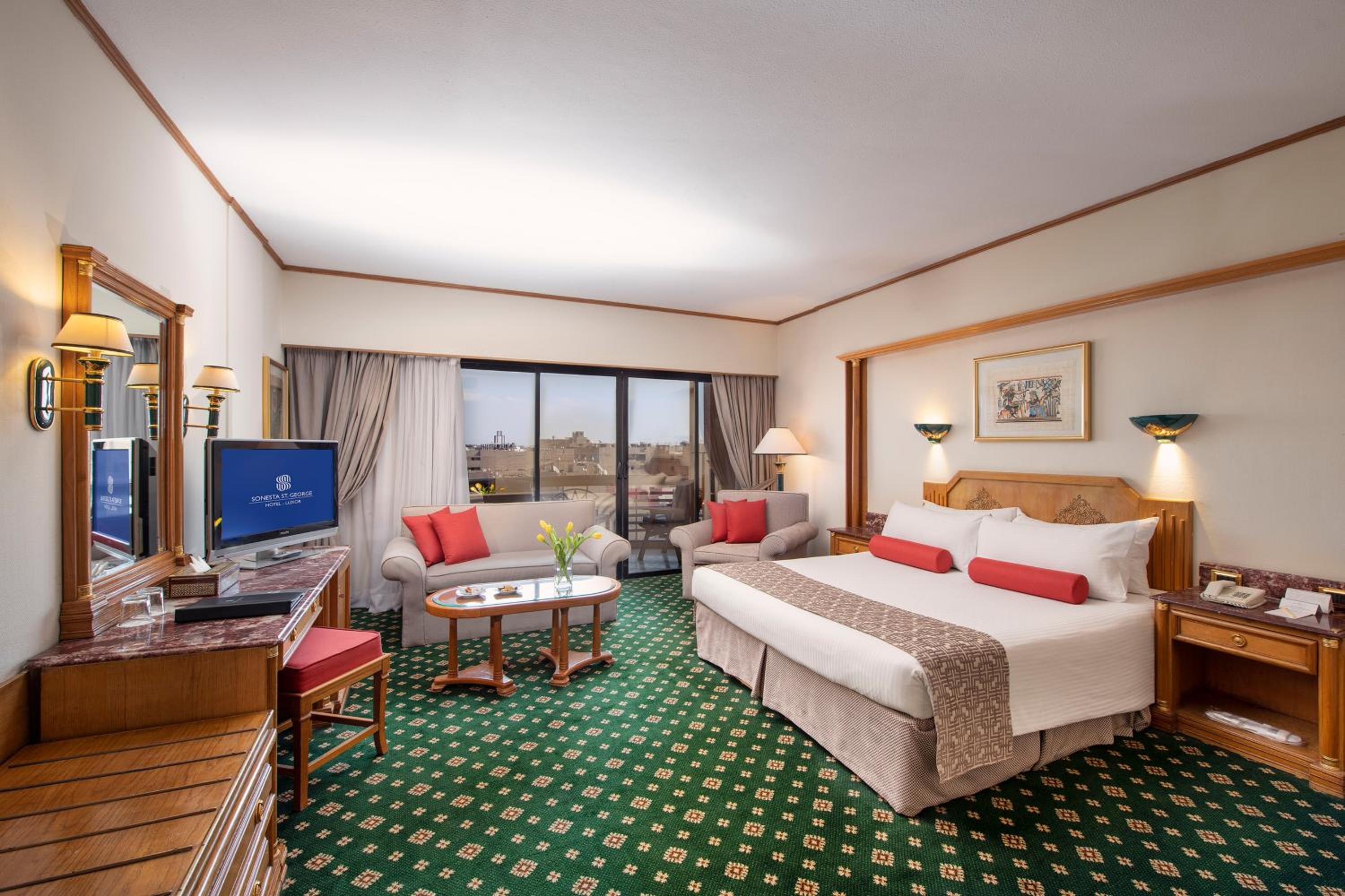 Junior Suite City / Side Nile View