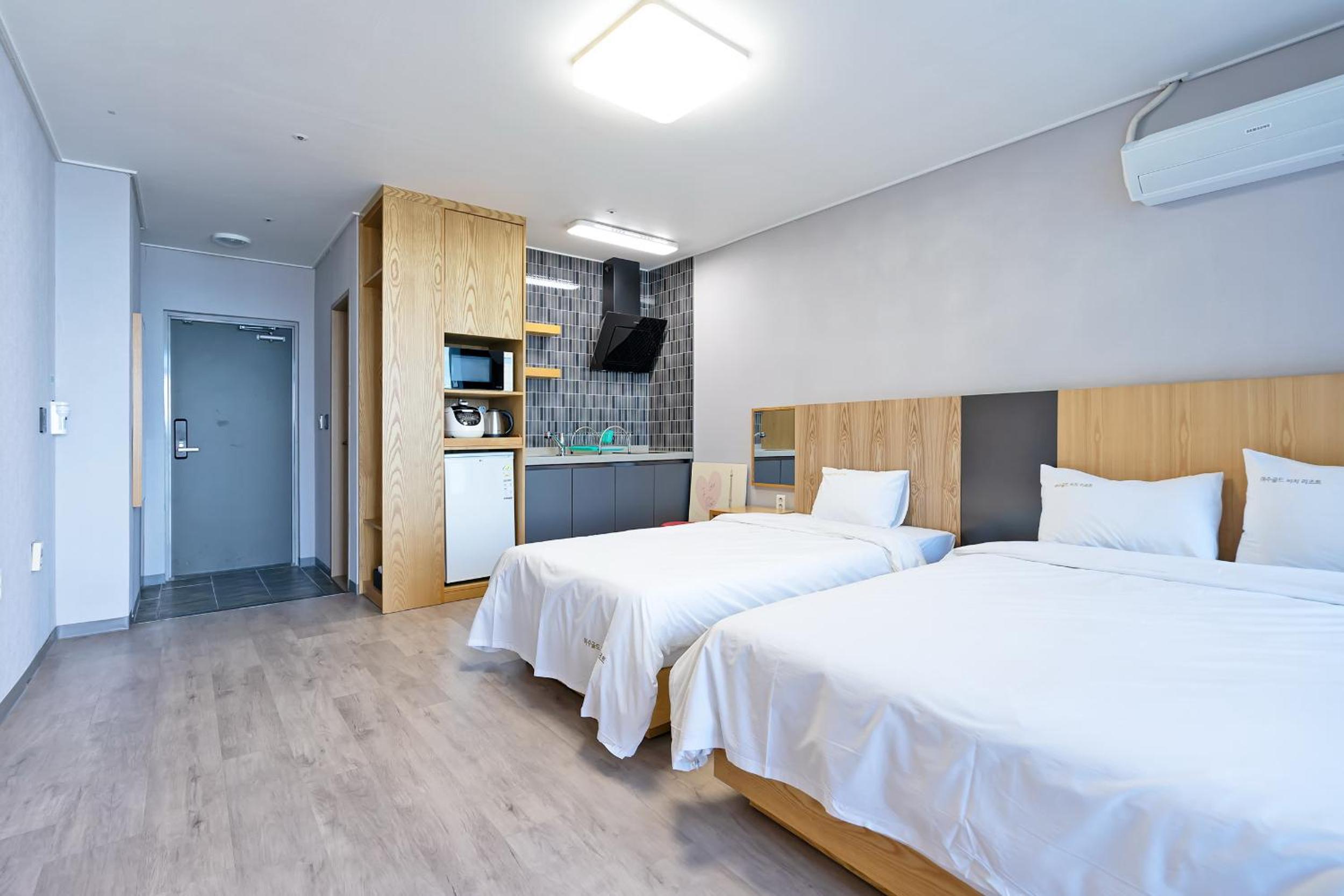 Twin Room with Sea View - Photo 1