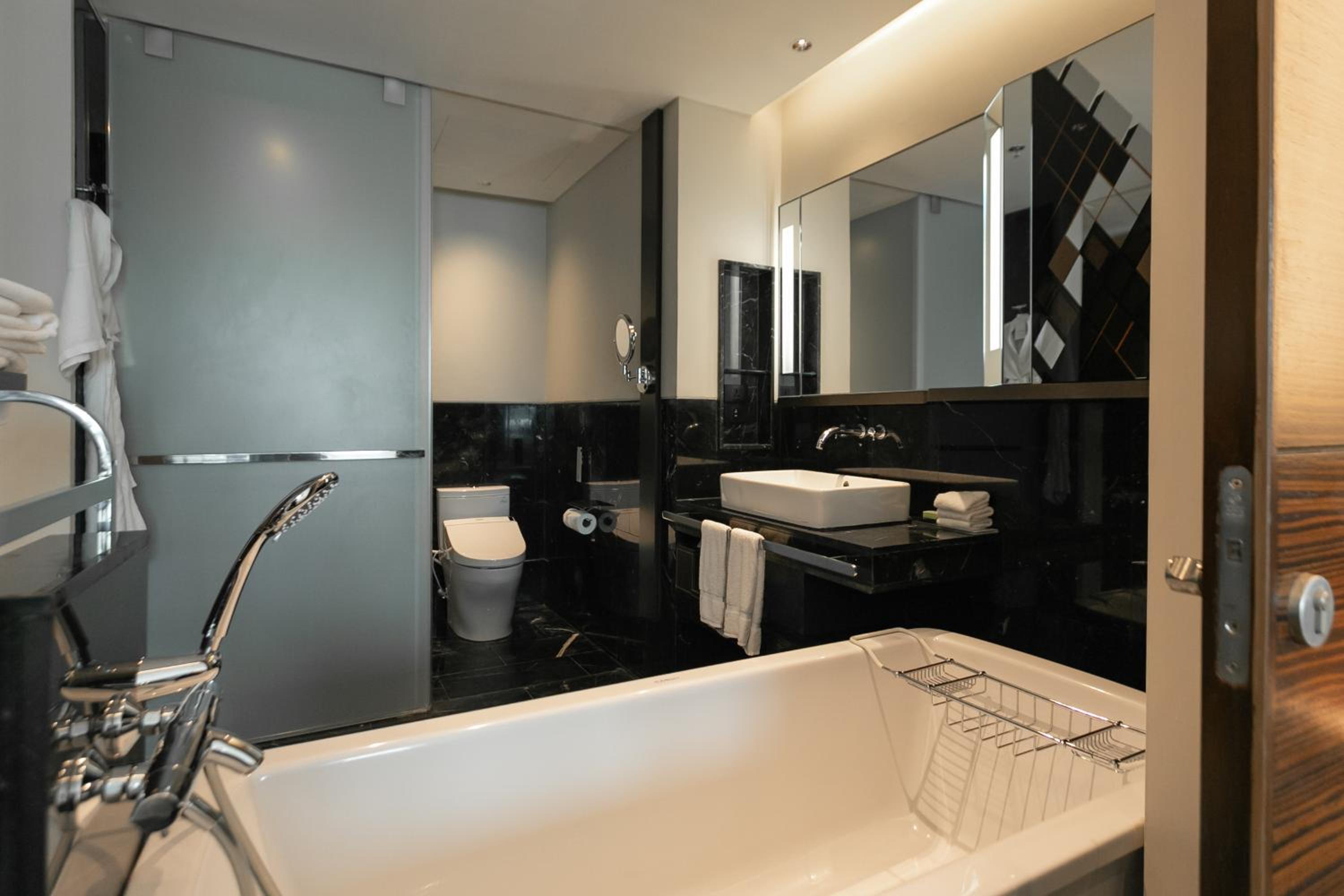 Deluxe Guest room, 2 Twin/Single Bed(s) thumbnail 5