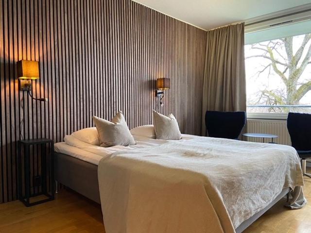 Double or Twin Room with City View photo 2