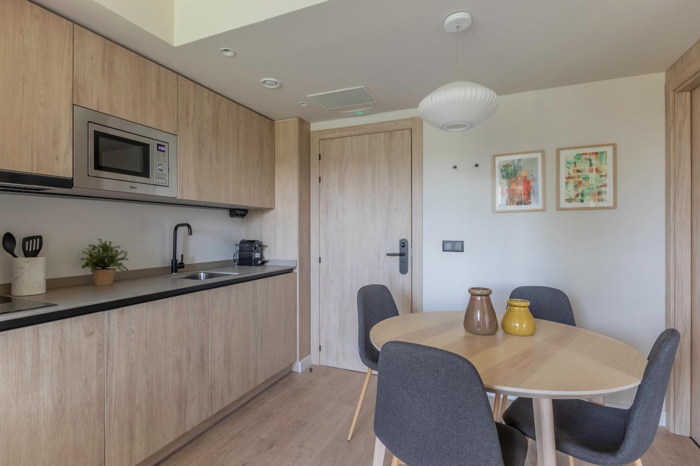 One-Bedroom Apartment - Photo 5