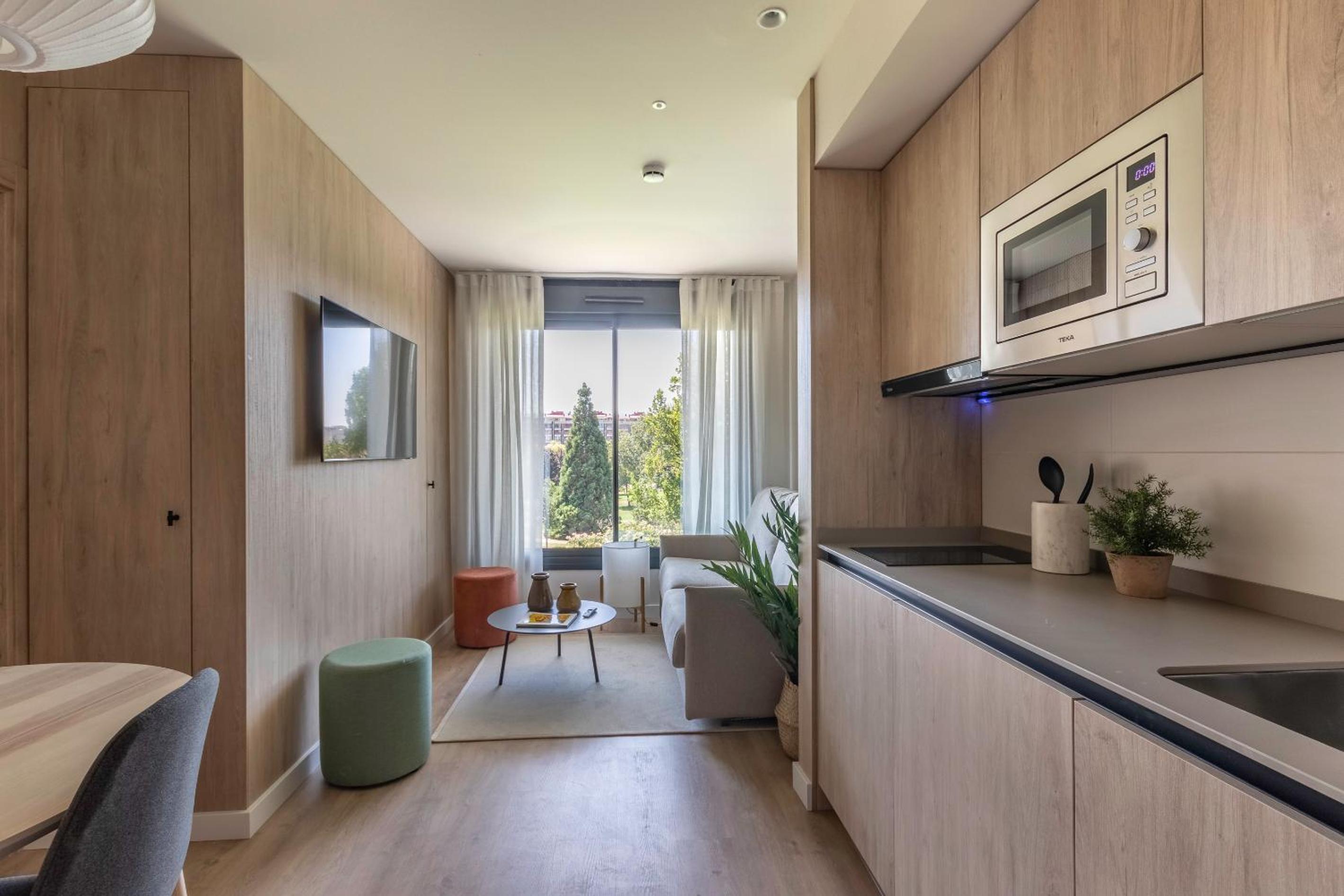 One-Bedroom Apartment - Photo 2