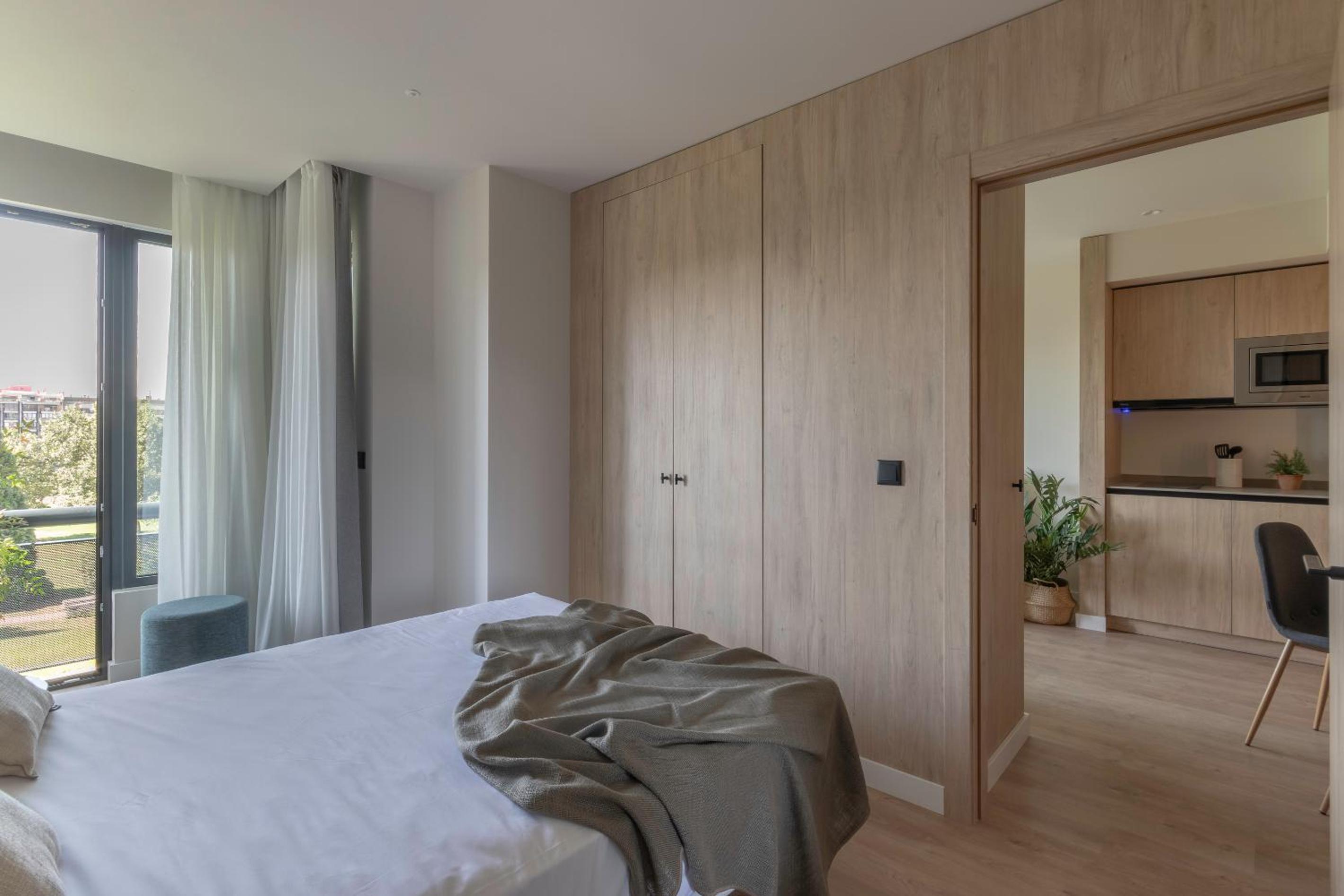 Apartment with Terrace - Photo 4