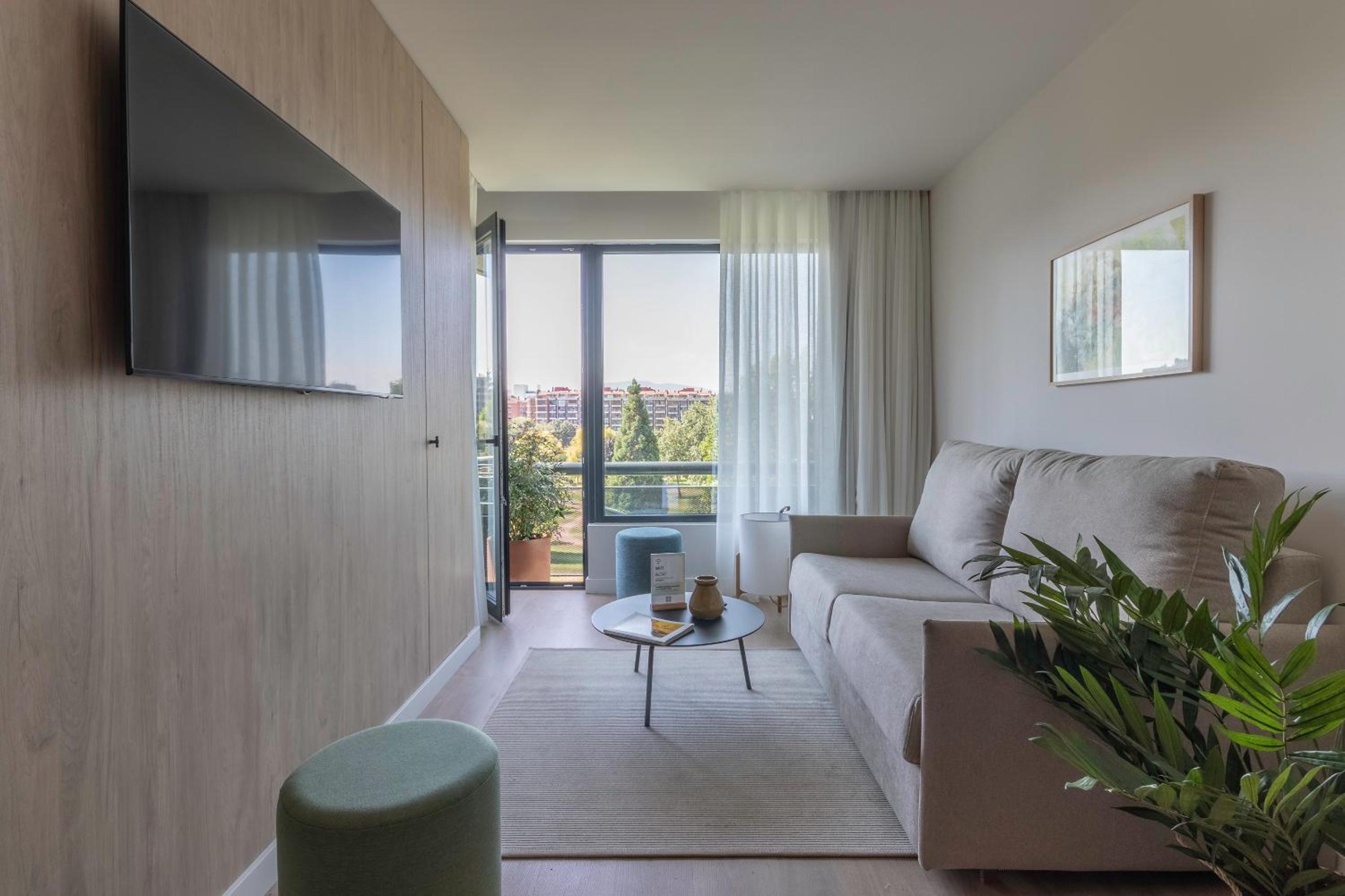 Apartment with Terrace - Photo 1