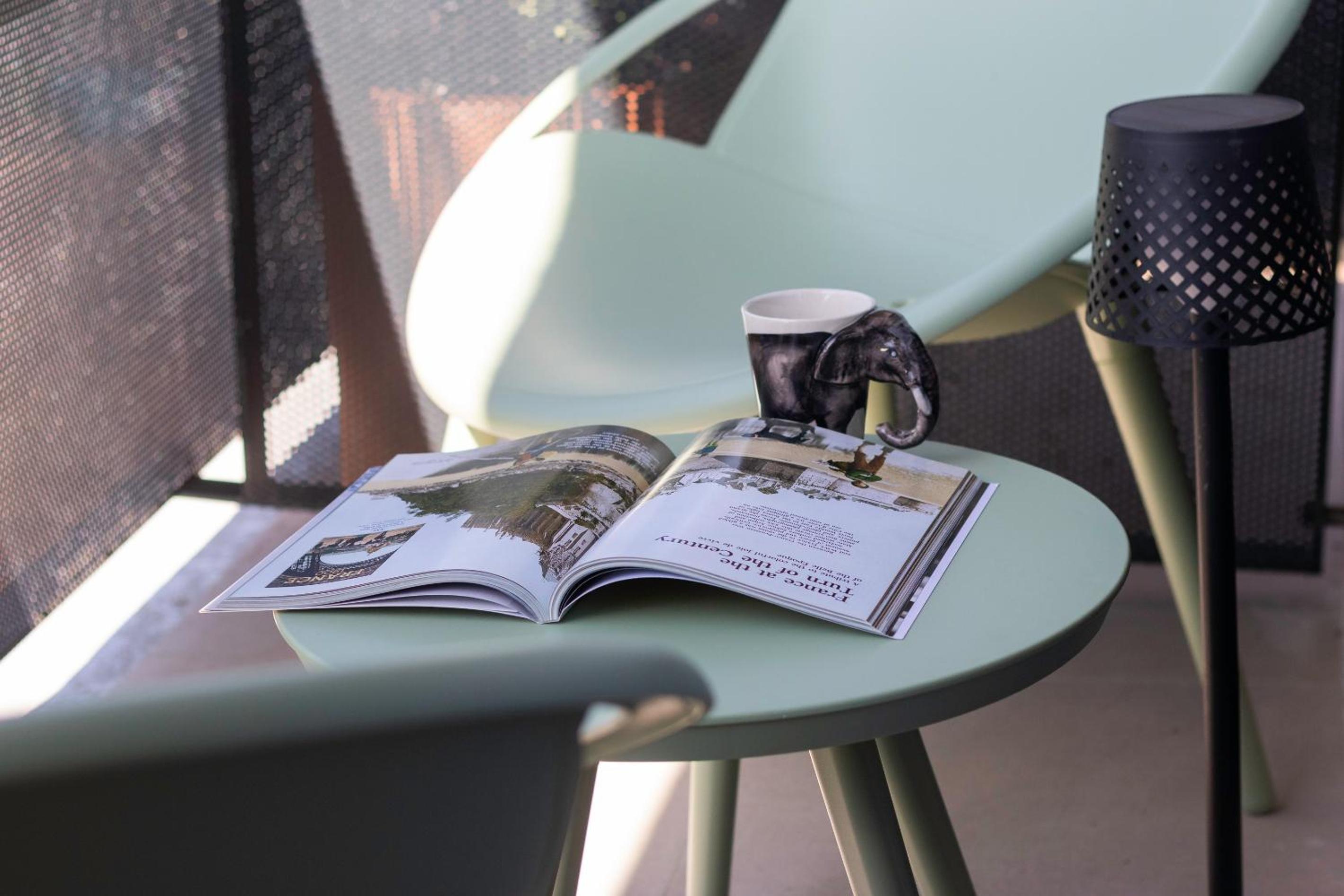 Apartment with Terrace - Photo 8
