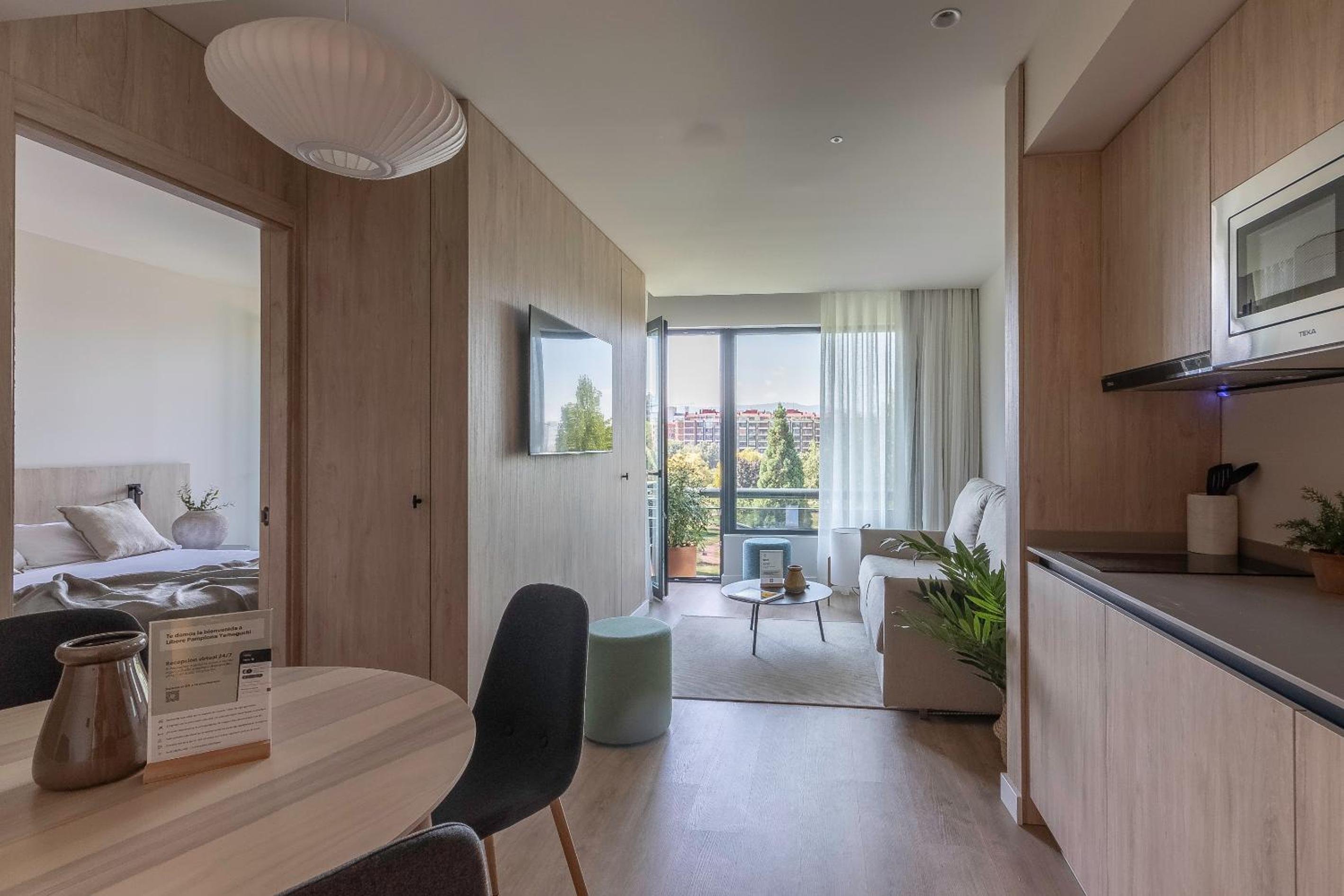 Apartment with Terrace - Photo 3