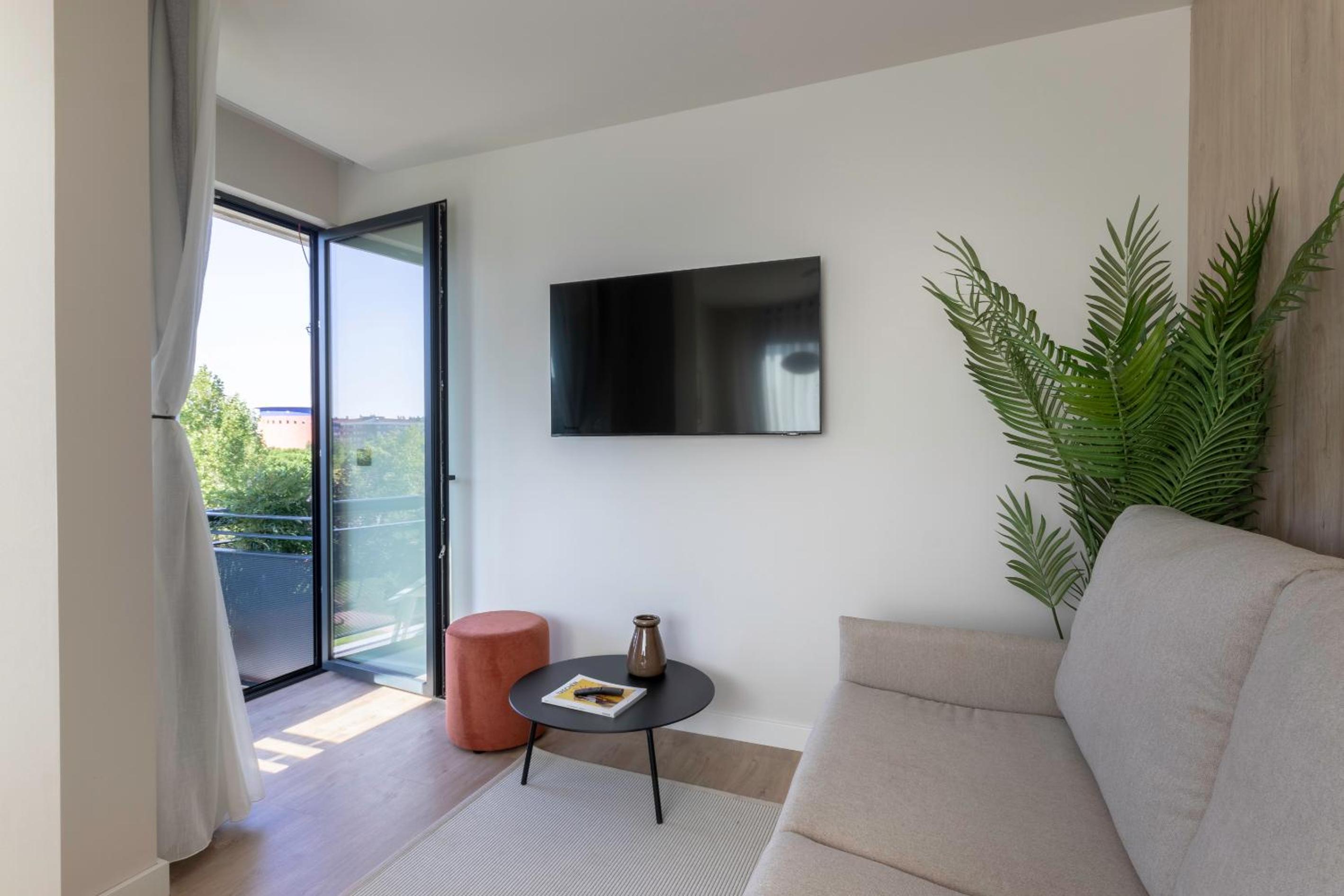 Apartment with Terrace photo 3