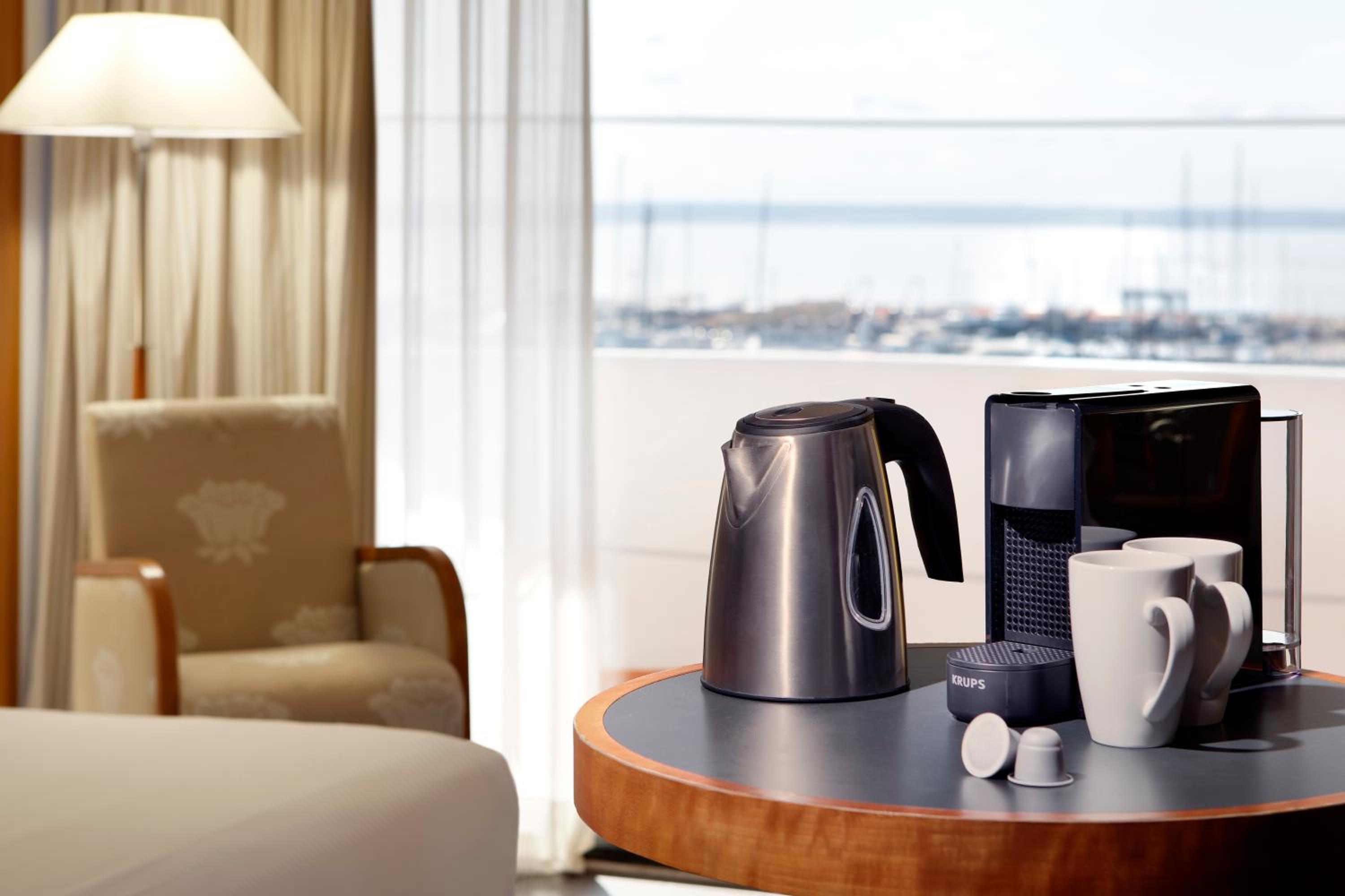 Premium Room with Sea View - Photo 2