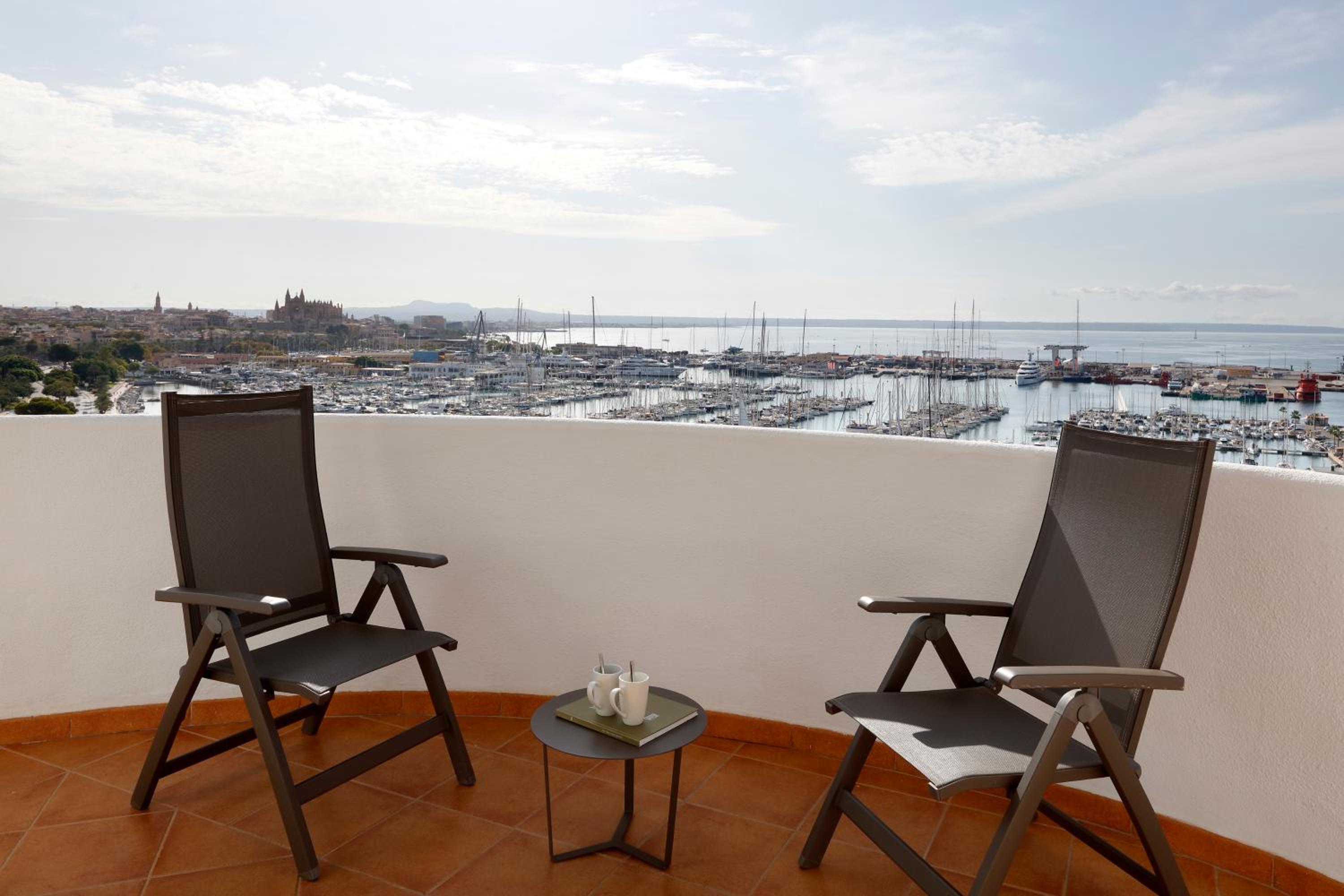 Premium Room with Sea View - Photo 4