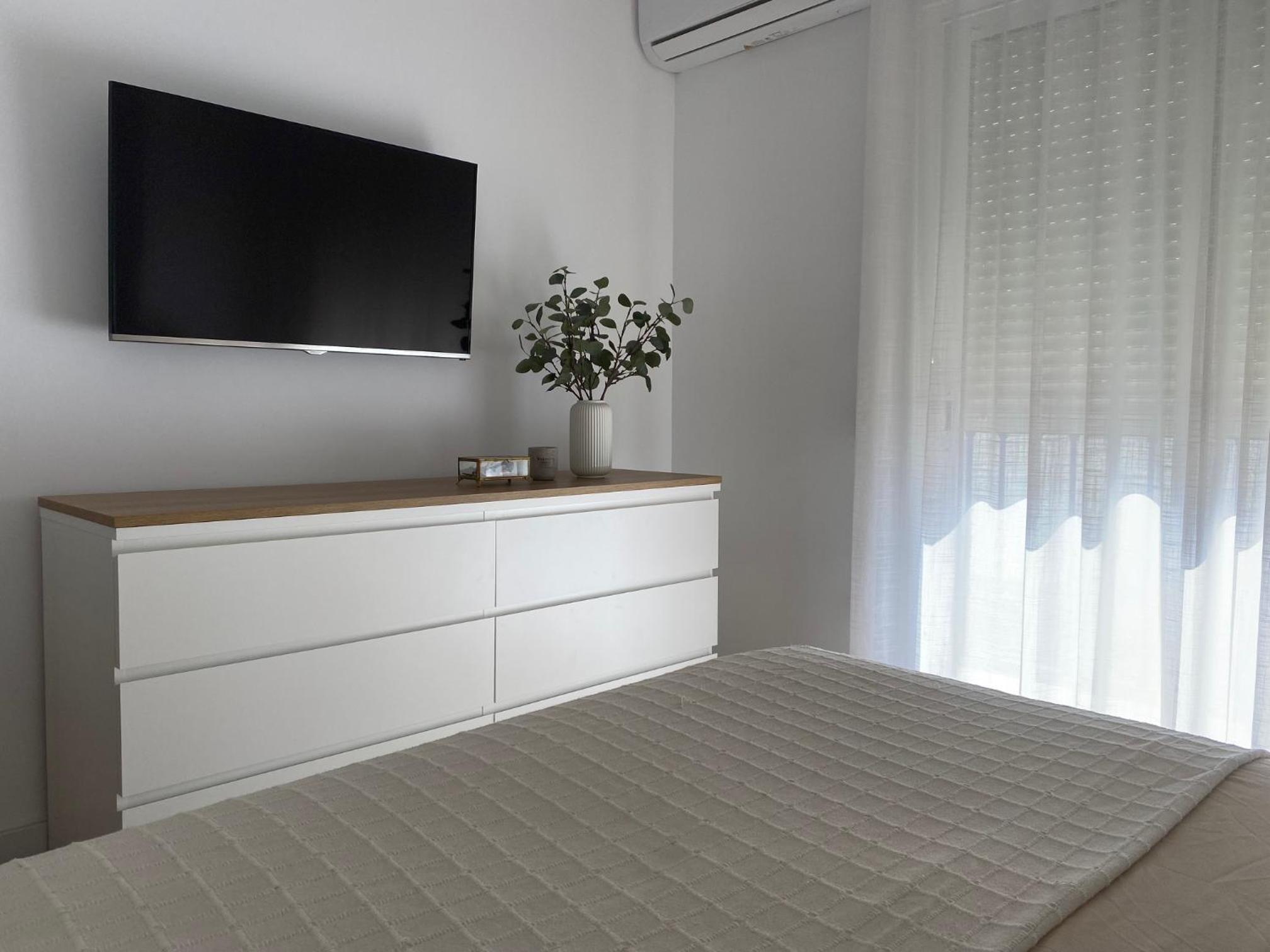 Three-Bedroom House photo 2