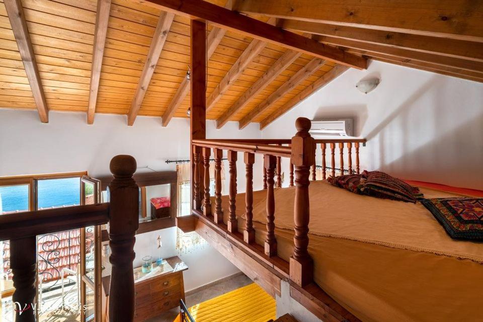 One-Bedroom House photo 1