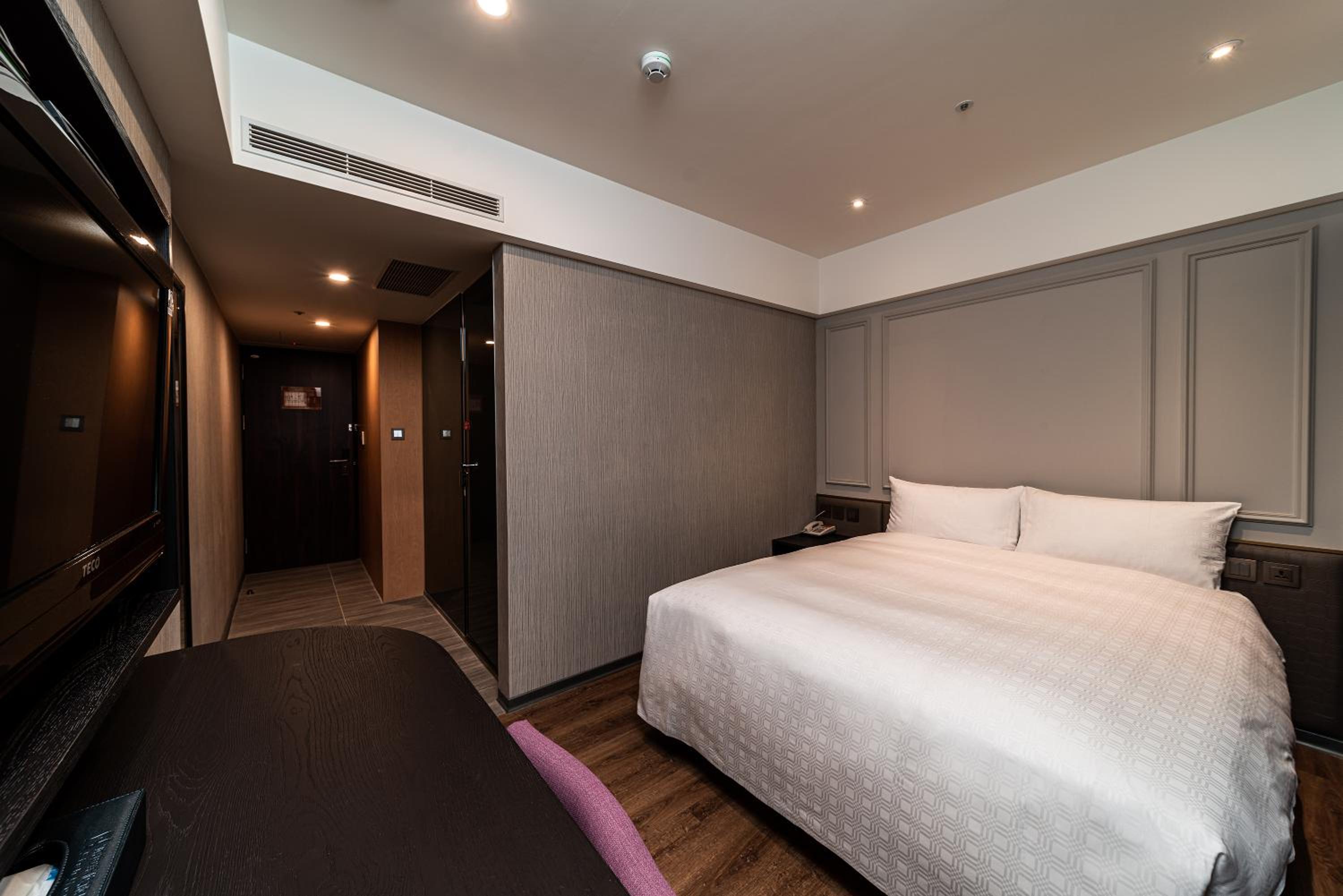 Superior Double Room - No Window - Photo 2
